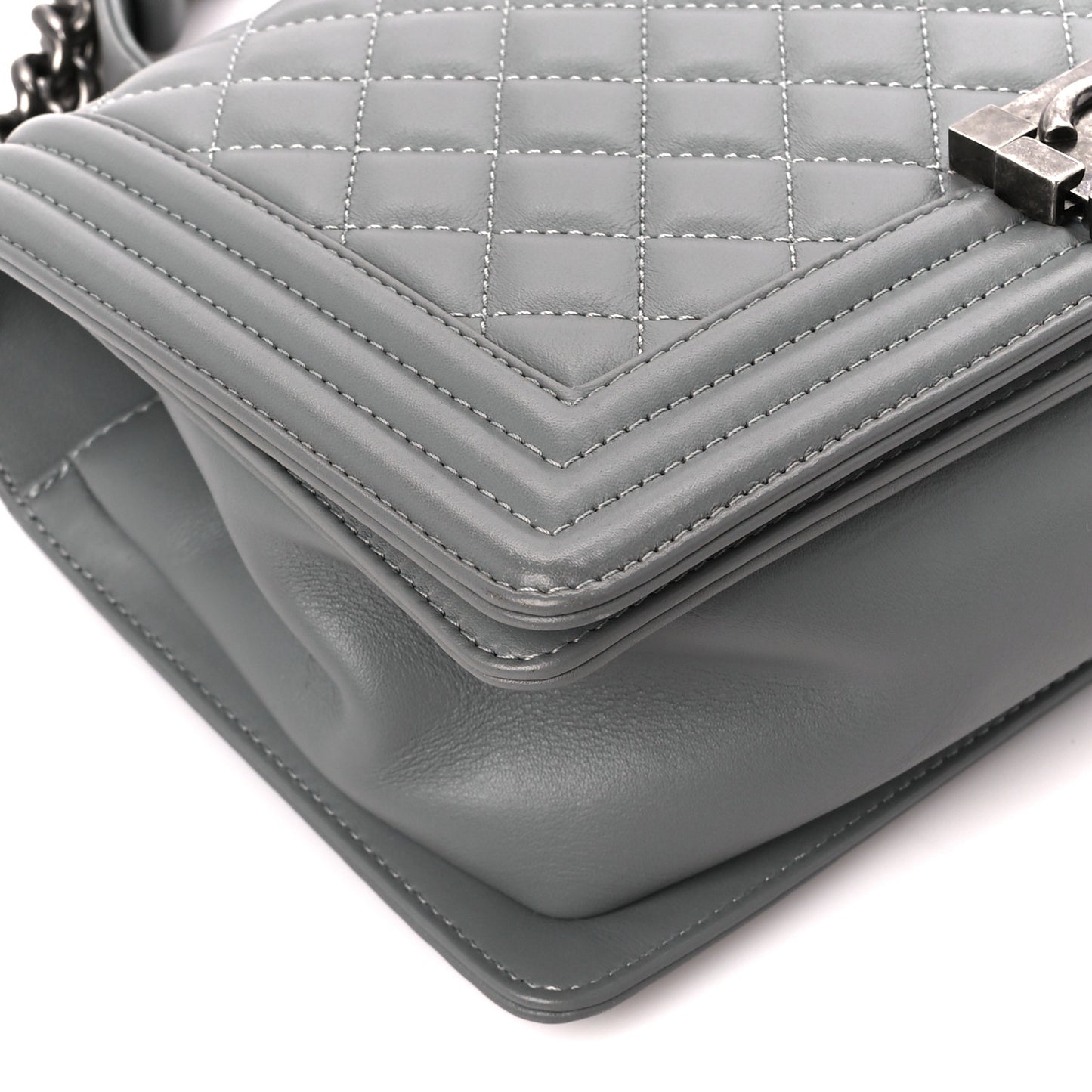 Lambskin Quilted Medium Boy Flap Grey