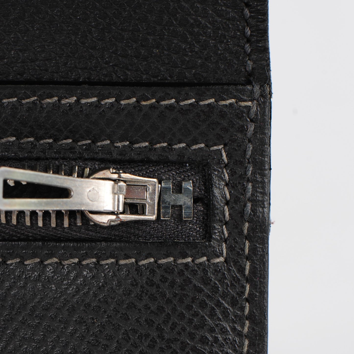 Epsom Bearn Gusset Wallet Graphite