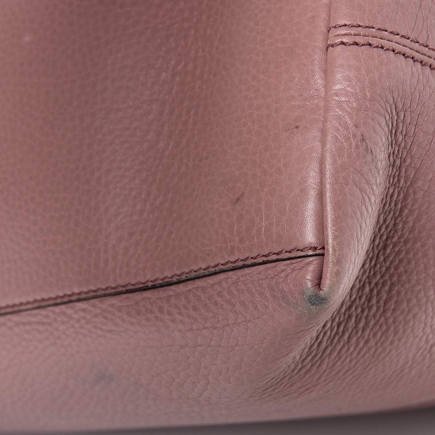 Pebbled Calfskin Medium Soho Chain Shoulder Bag Dark Cipria