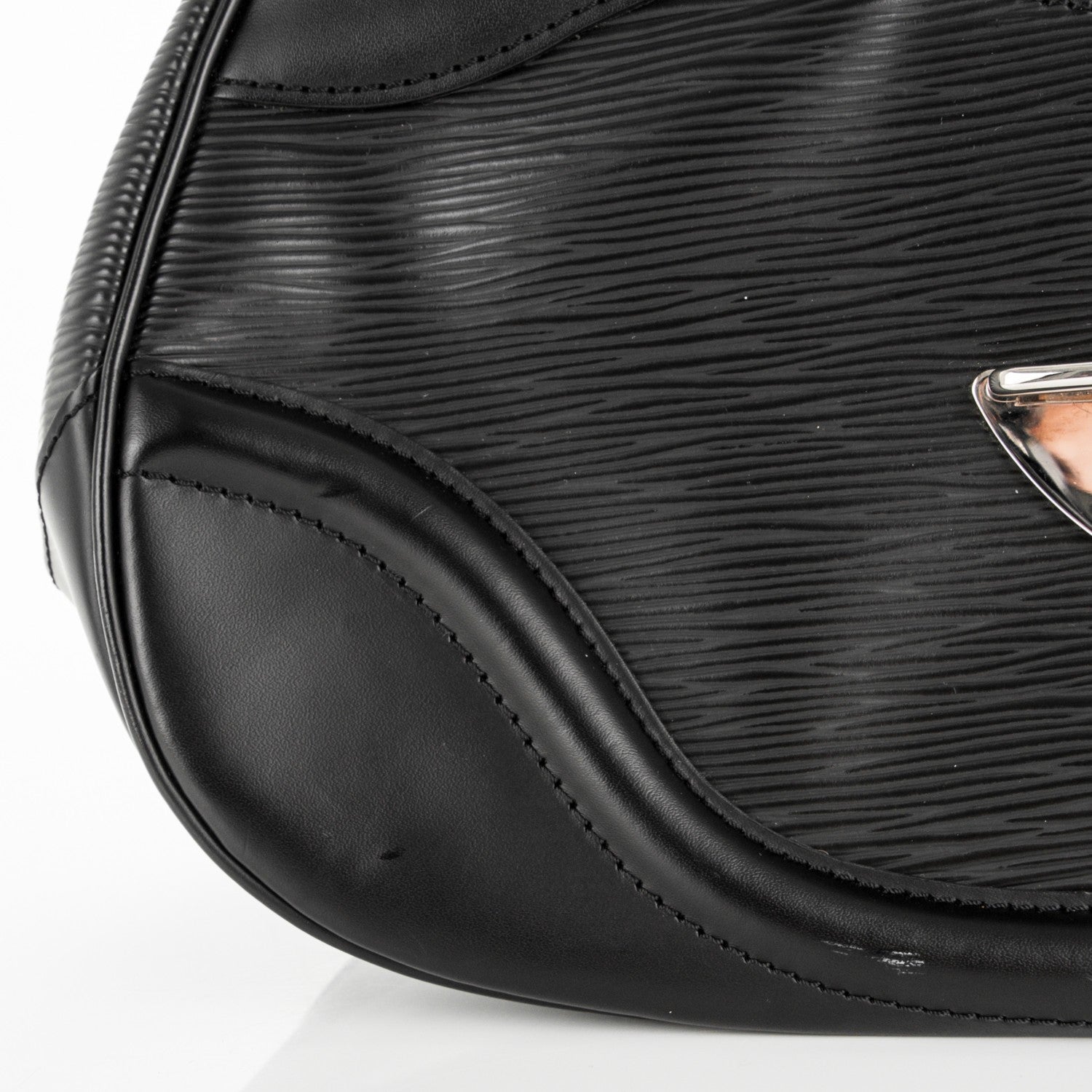 Louis Vuitton Epi Montaigne Sac Black 7 of 8
