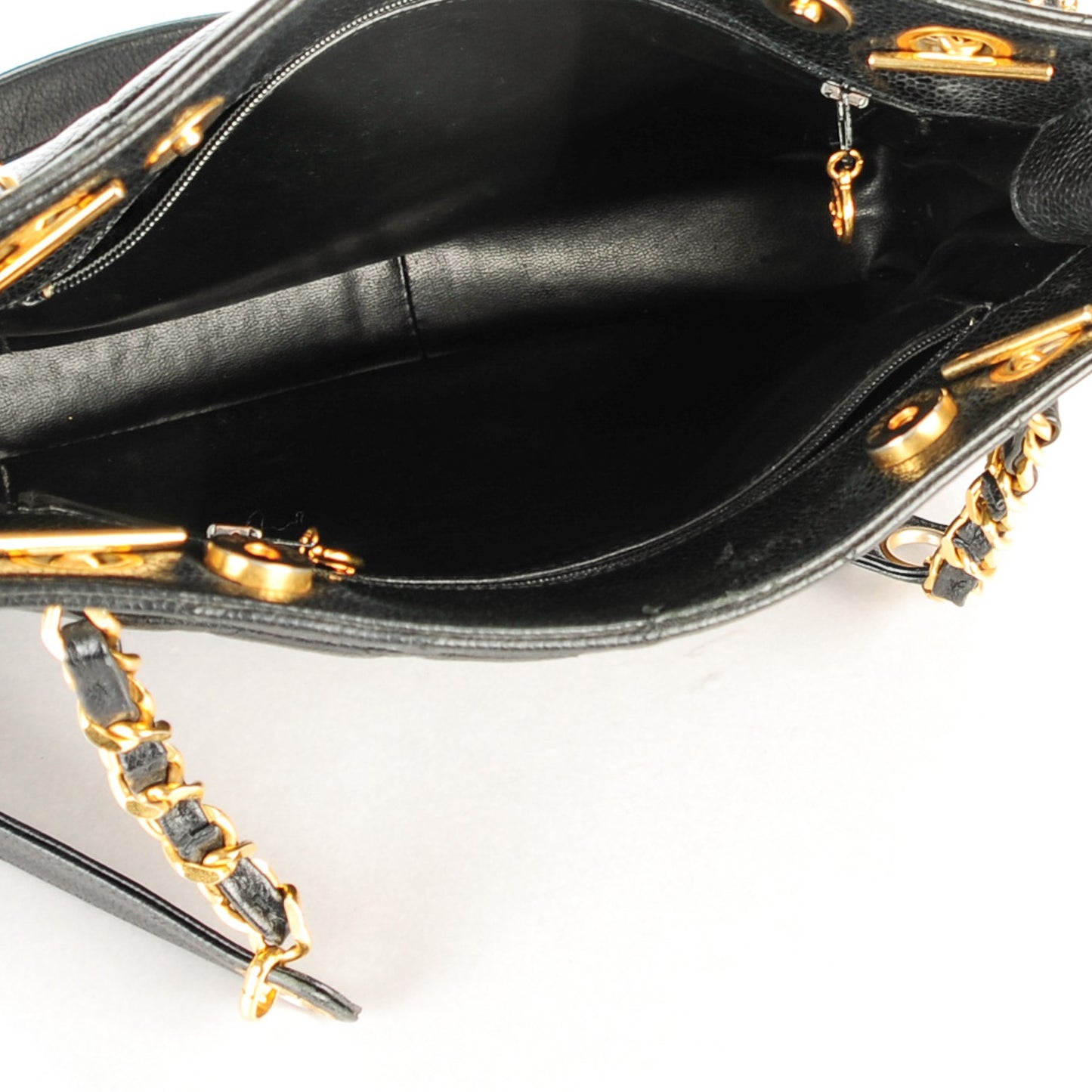 Caviar Quilted Shoulder Bag Black