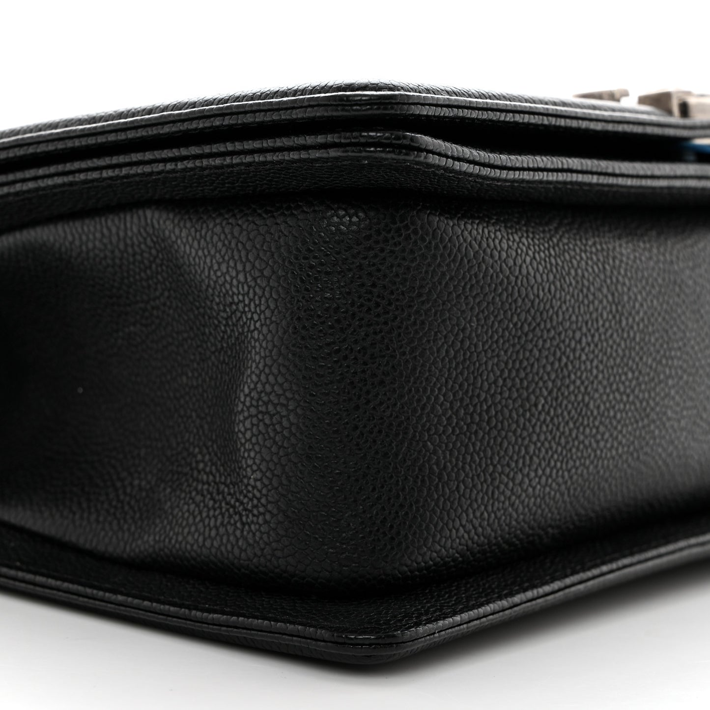 Caviar Quilted Medium Boy Flap Black
