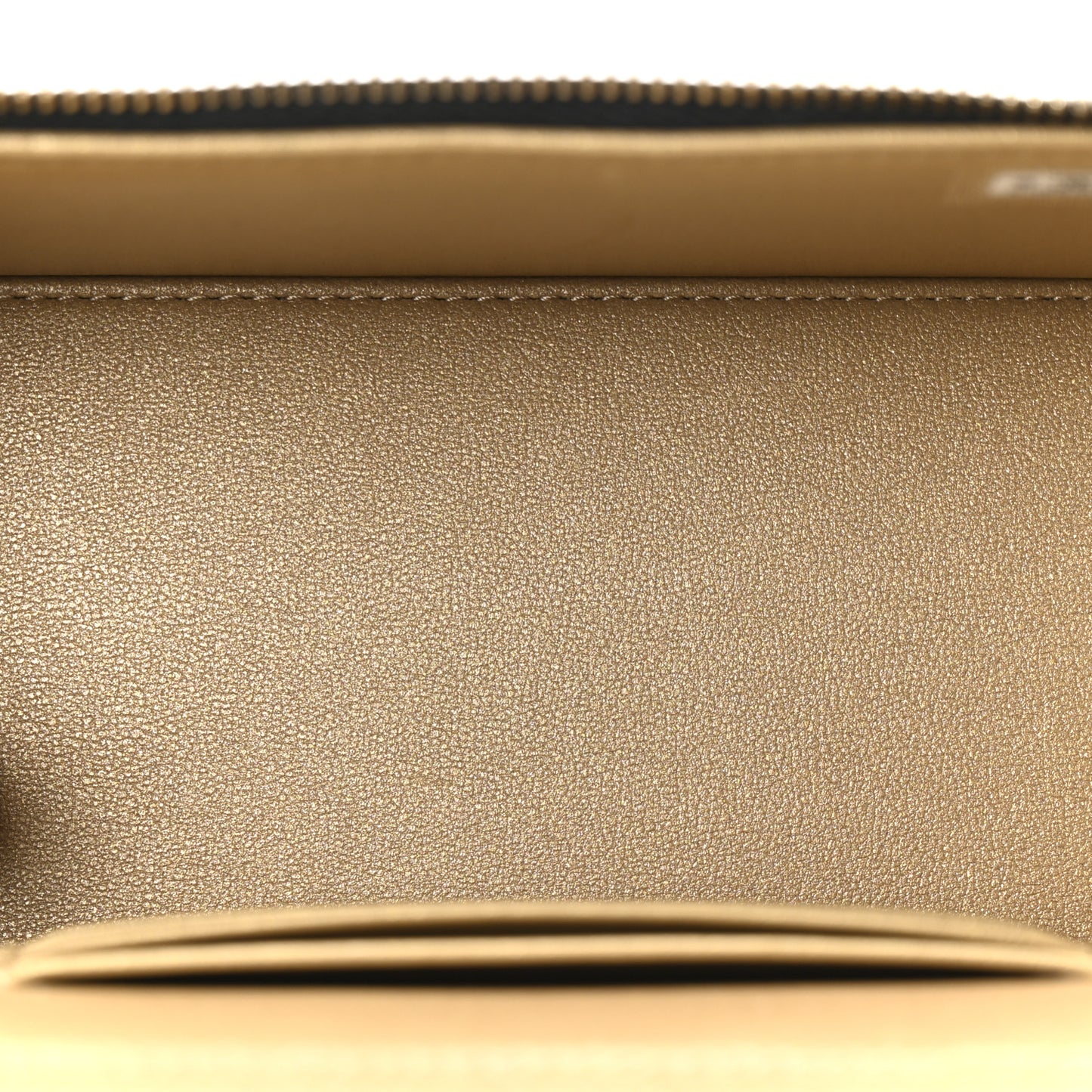 Lambskin Quilted Small Pearl Crush Vanity Case With Chain Black