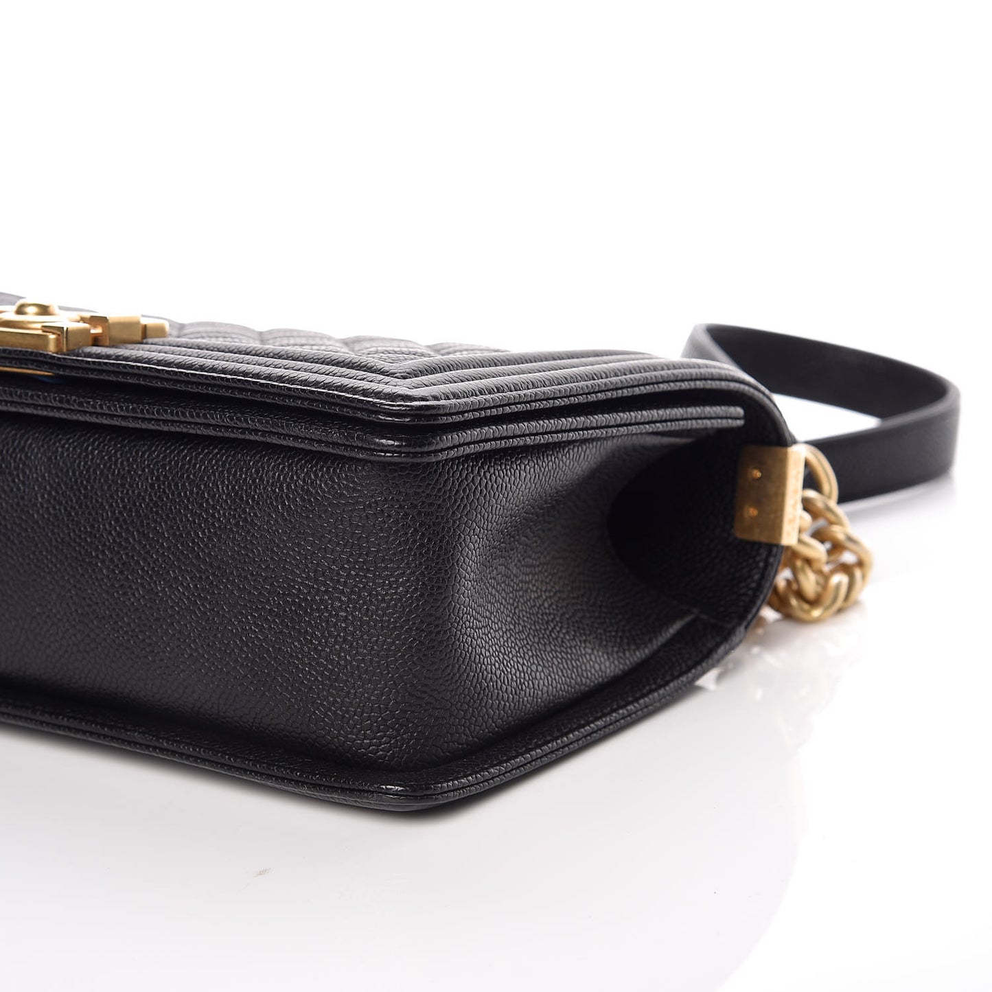 Caviar Quilted Medium Boy Flap Black