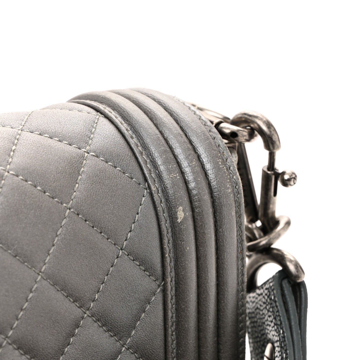 Chanel Metallic Lambskin Stingray Quilted Medium Boy Flap Silver 21 of 31