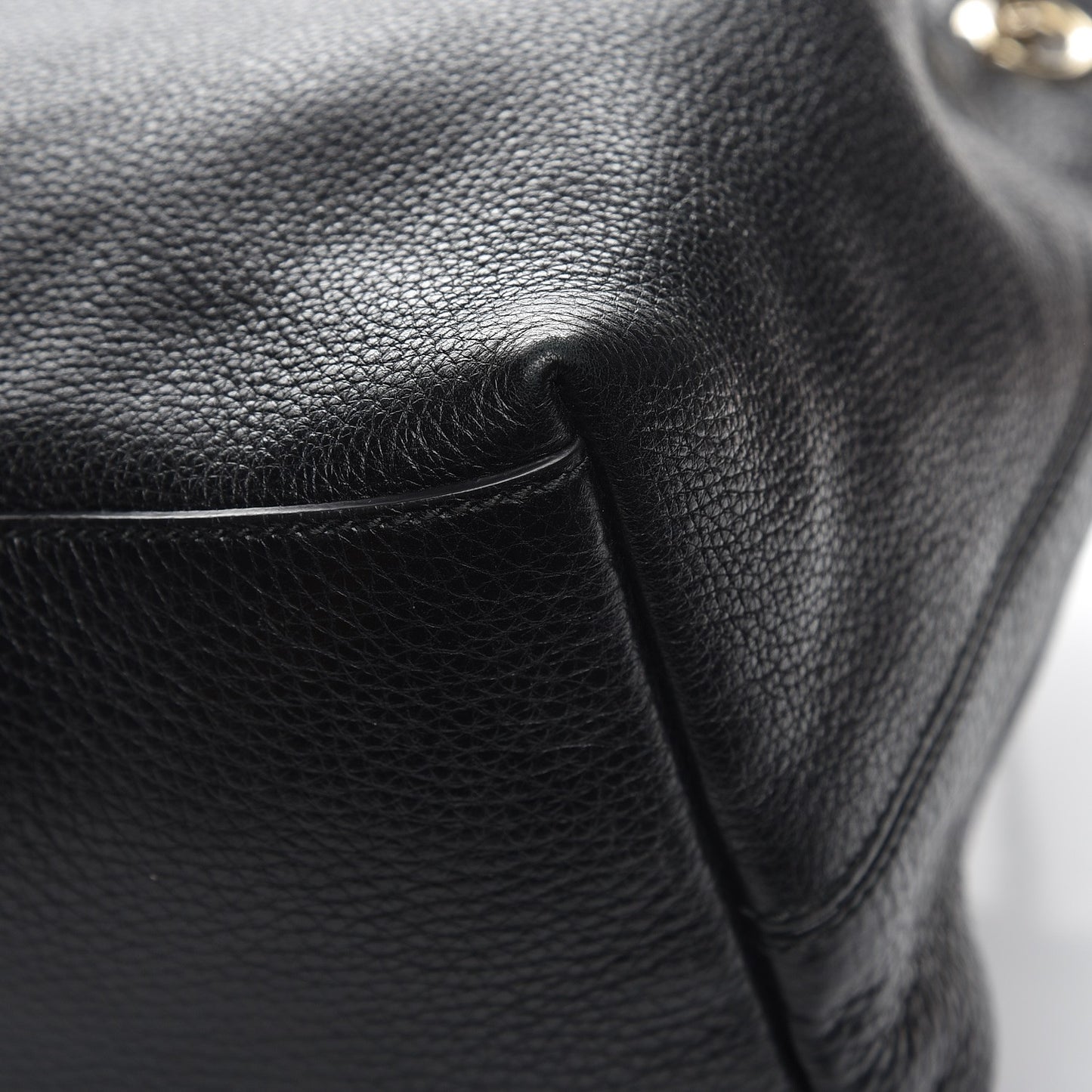 Pebbled Calfskin Large Soho Chain Shoulder Bag Black