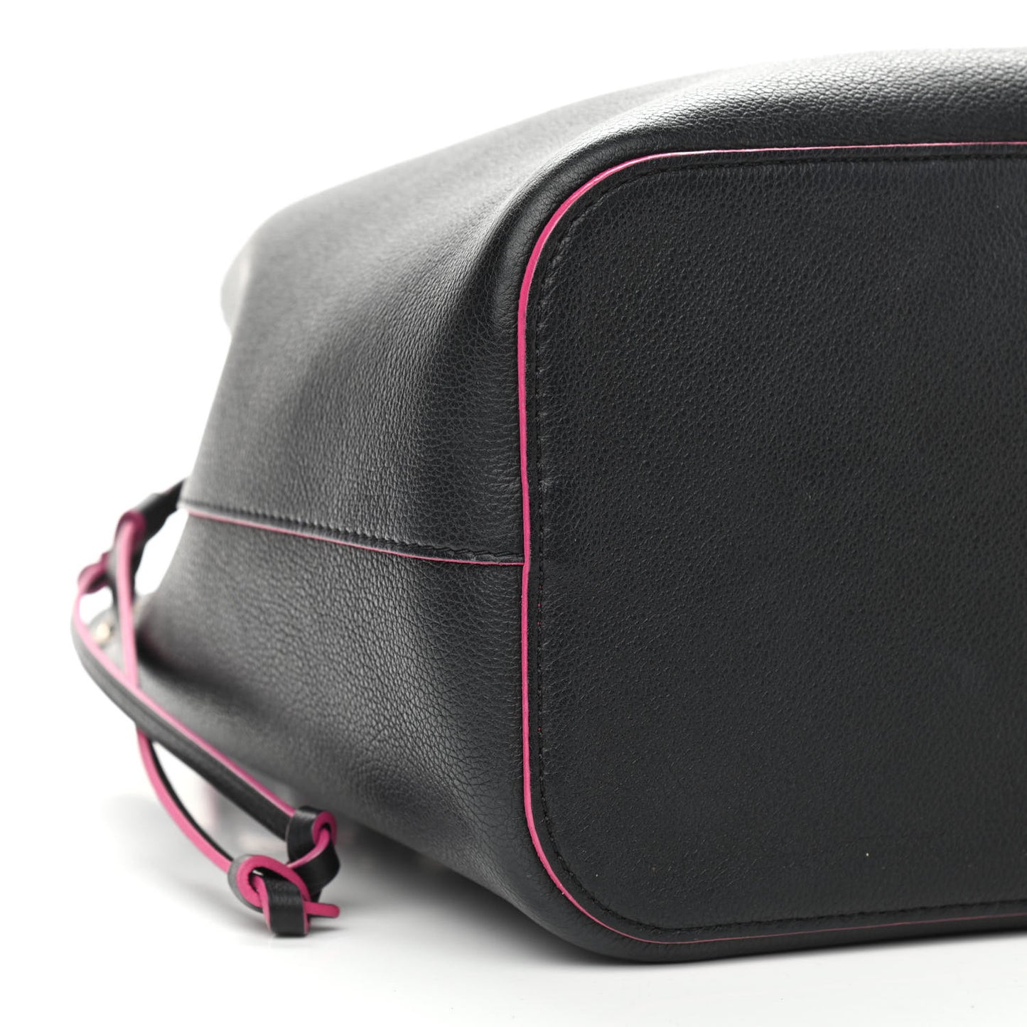 Calfskin Lockme Bucket Black