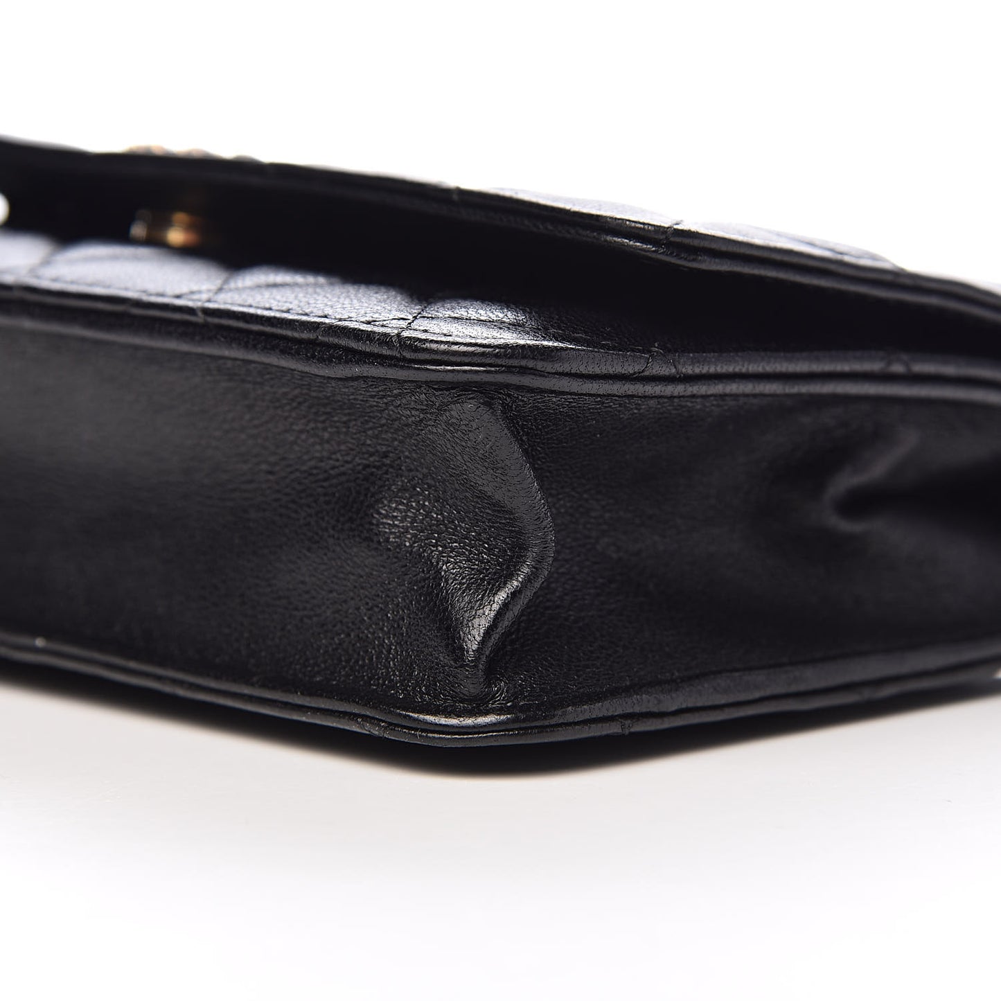 Lambskin Quilted Infinity Wallet On Chain WOC Black