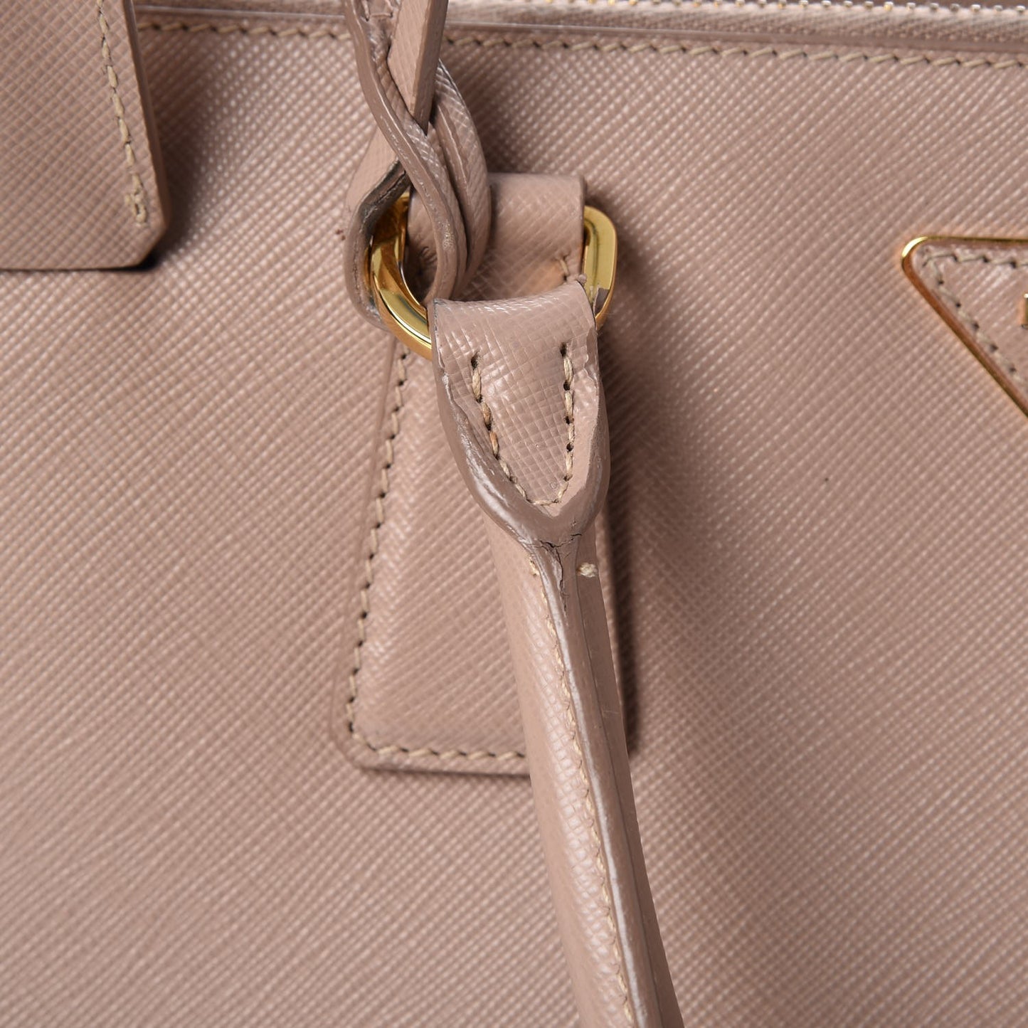 Saffiano Medium Galleria Double Zip Tote Cammeo