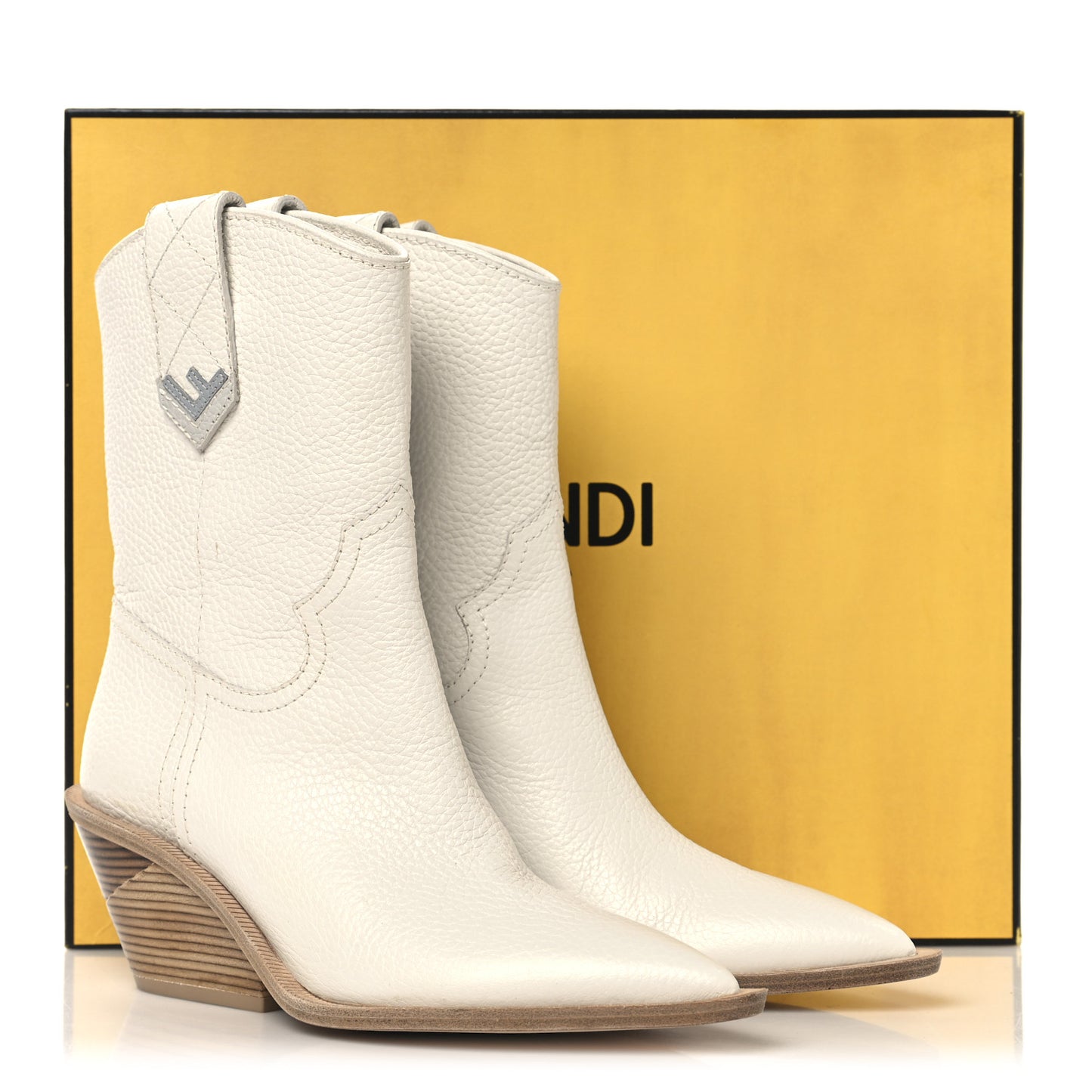 Grained Calfskin Cutwalk Ankle Boots 37.5 White
