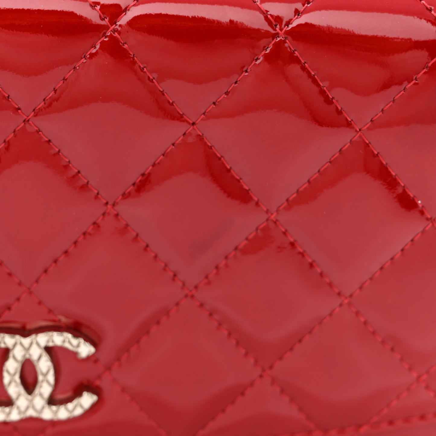 Patent Quilted Brilliant Wallet On Chain WOC Red