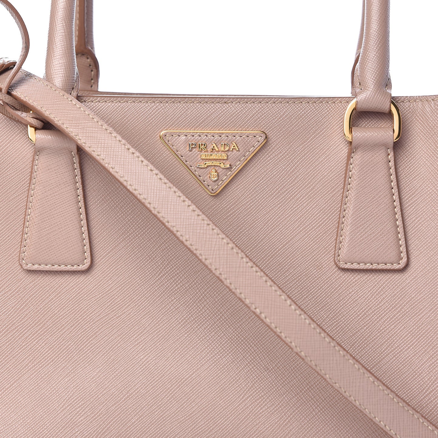 Saffiano Lux Medium Tote Cammeo