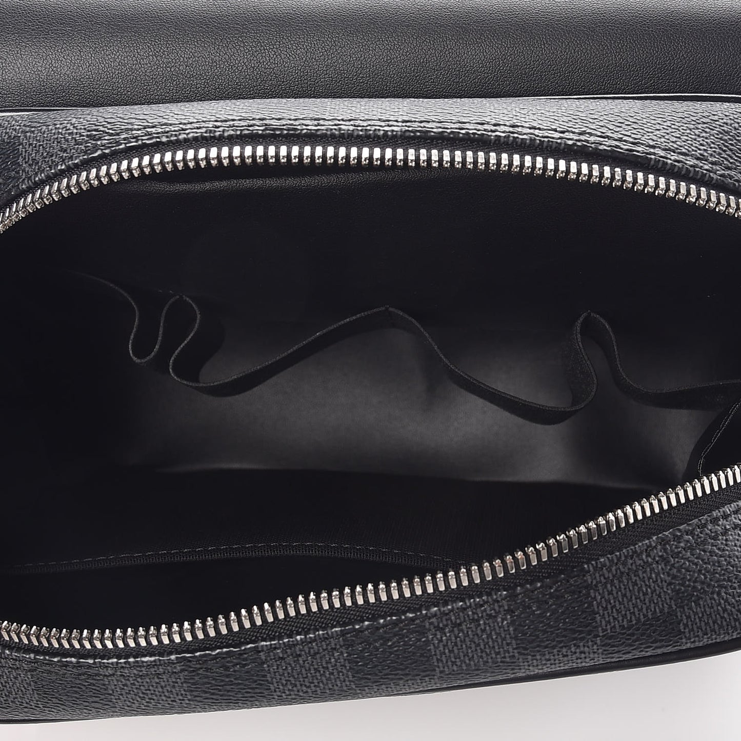 Damier Graphite Hanging Toiletry Kit