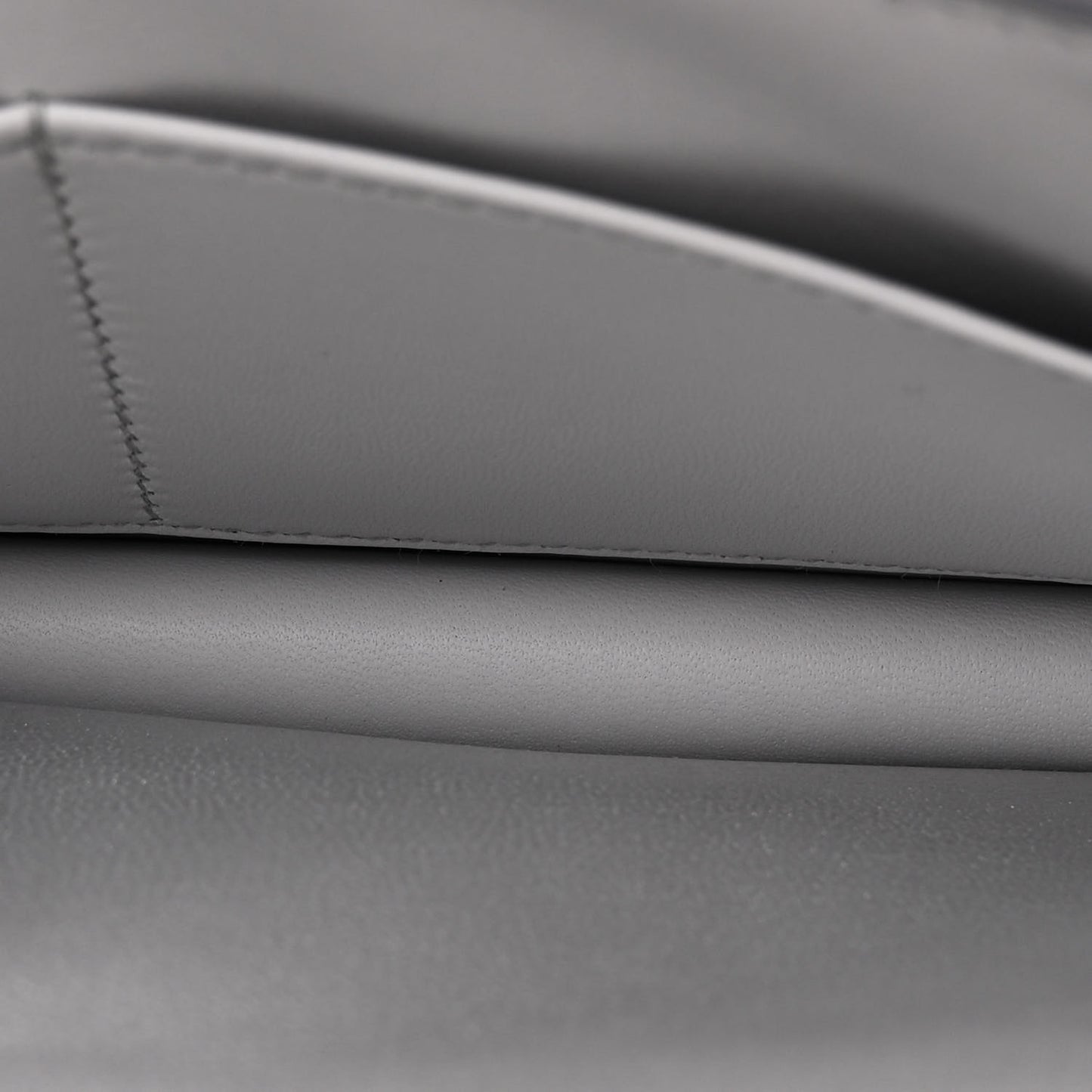 Metallic Chevre Chamkilight Constance 18 Argent