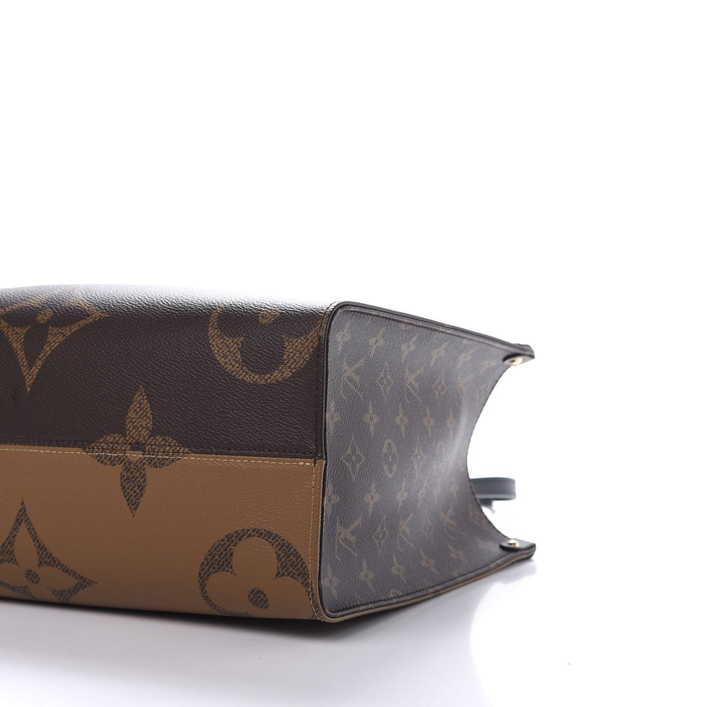Reverse Monogram Giant Onthego MM