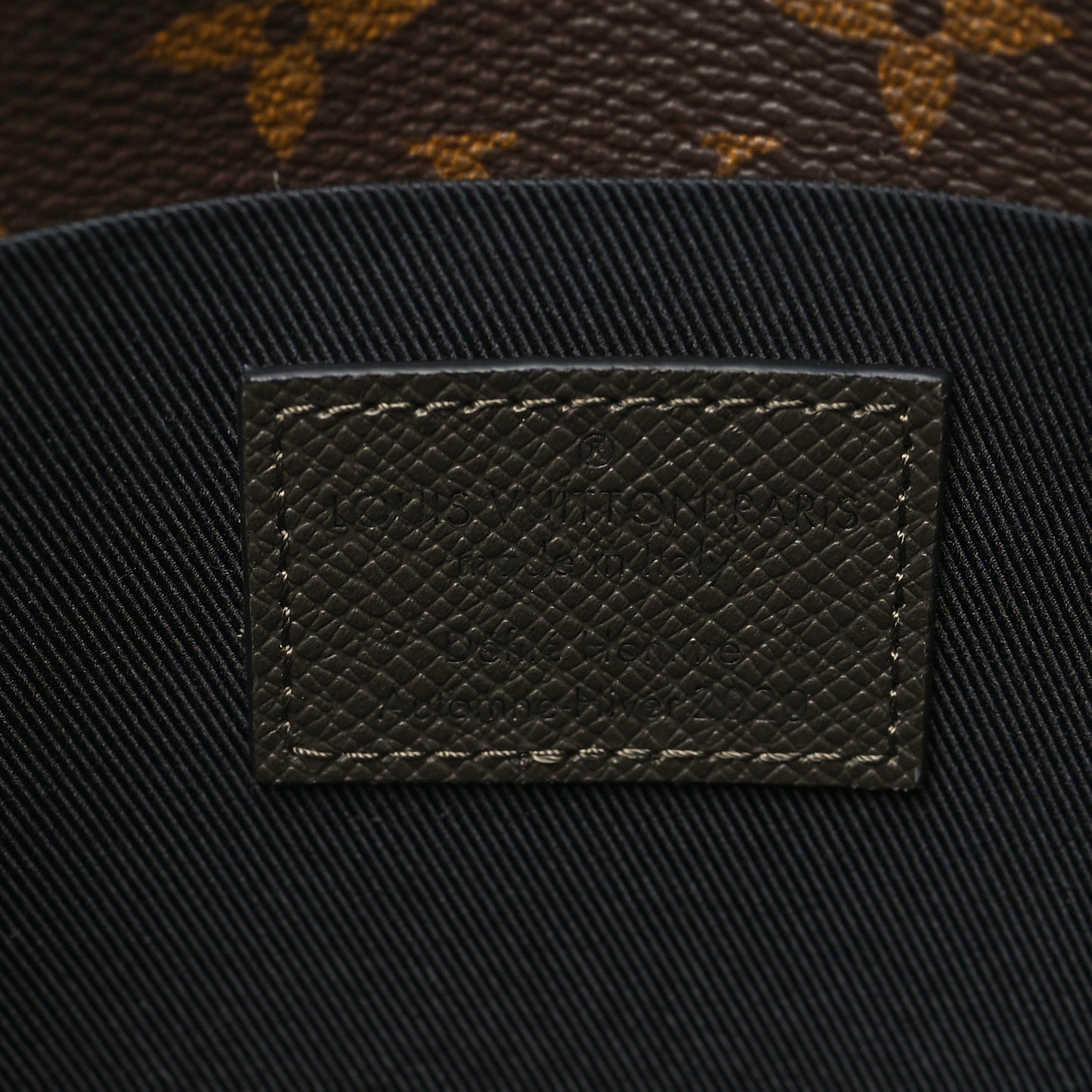Taiga Monogram Pochette Voyage Steamer Khaki Green