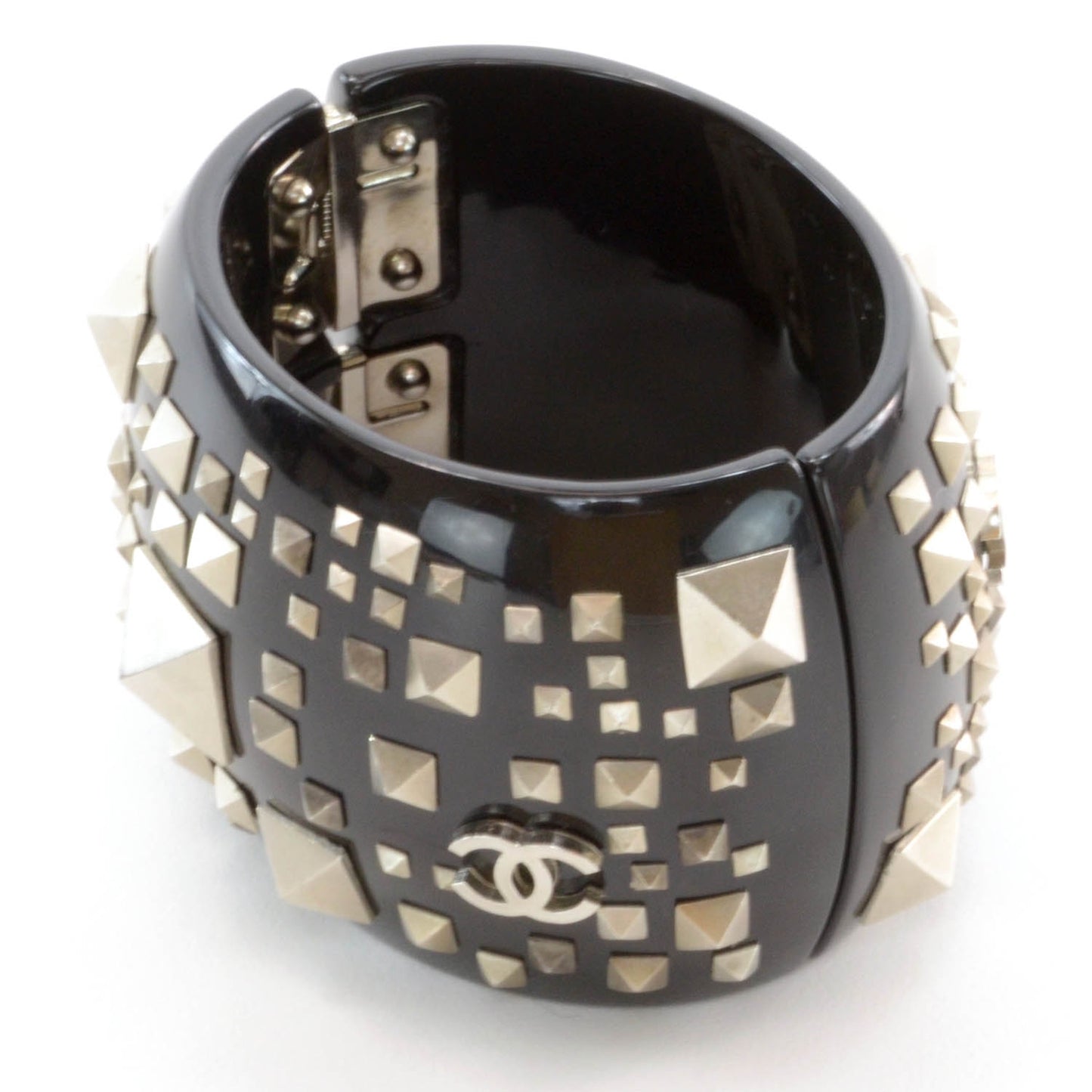 Resin Studded CC Wide Cuff Black