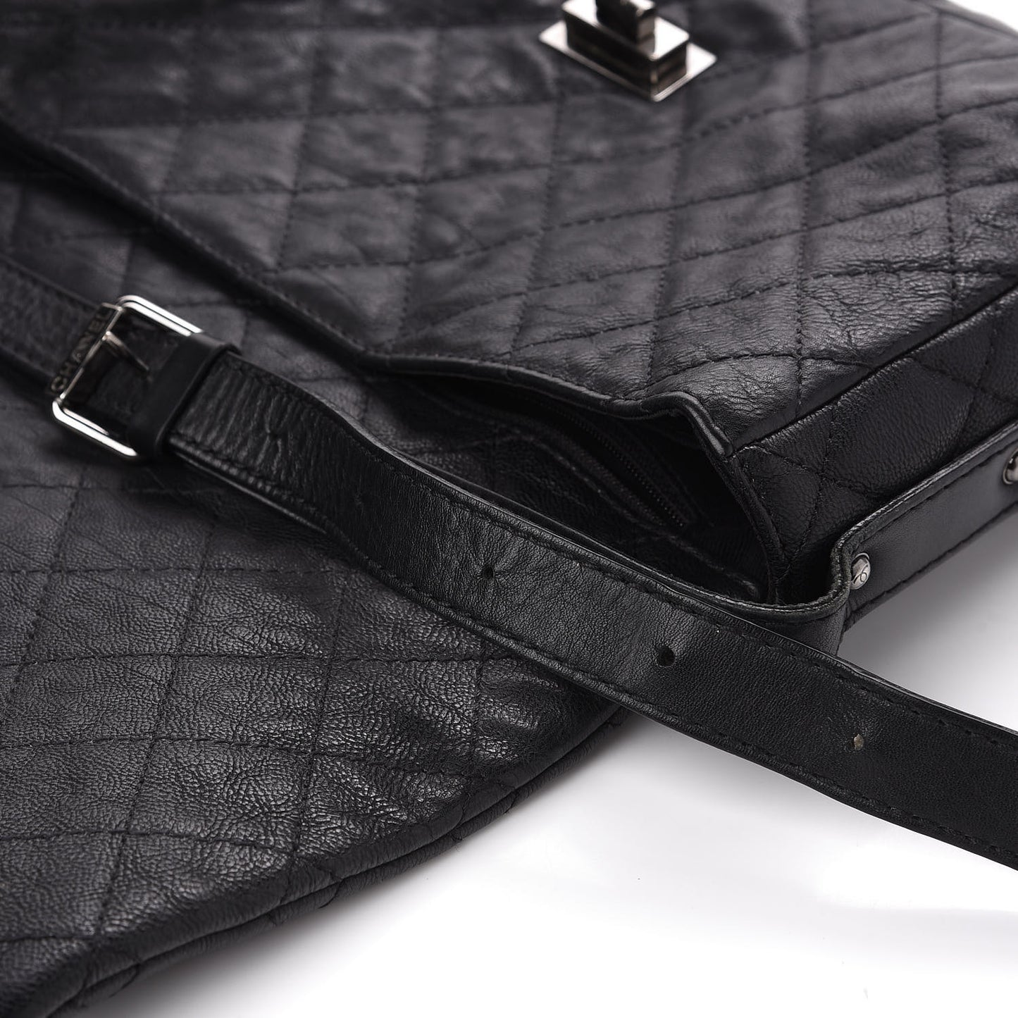 Calfskin Quilted Jumbo Easy Reissue Messenger Flap Black