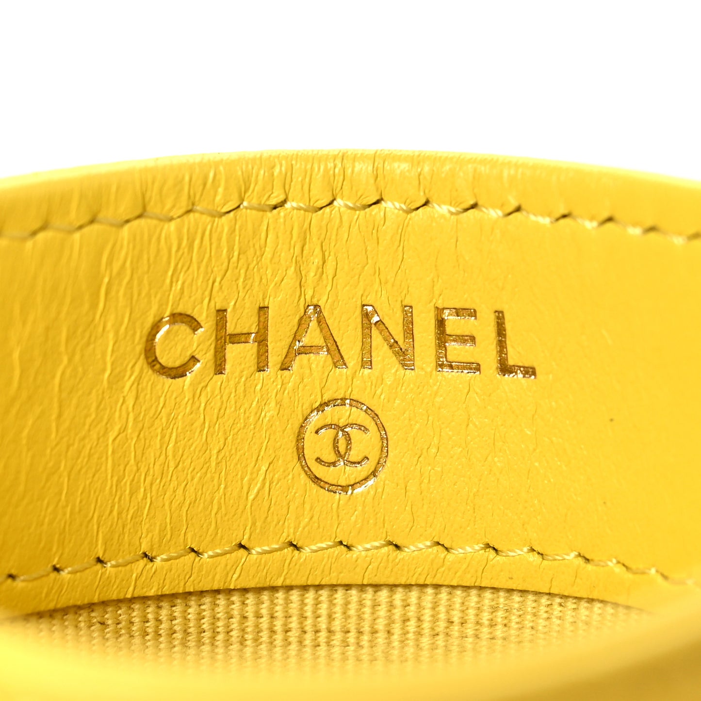 Lambskin Quilted Chanel 19 Card Holder Jaune
