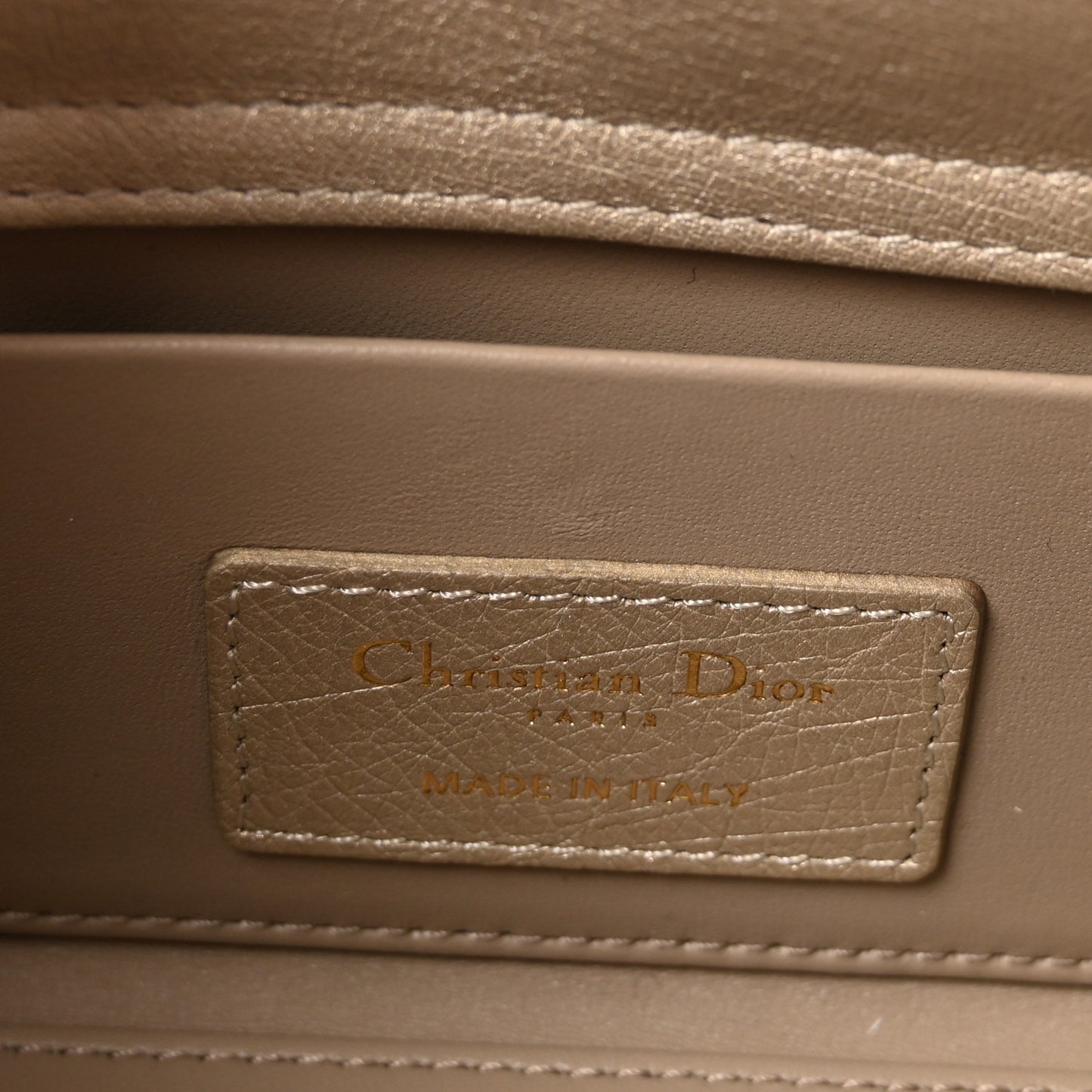 Metallic Ostrich Small Lady D-Joy Champagne