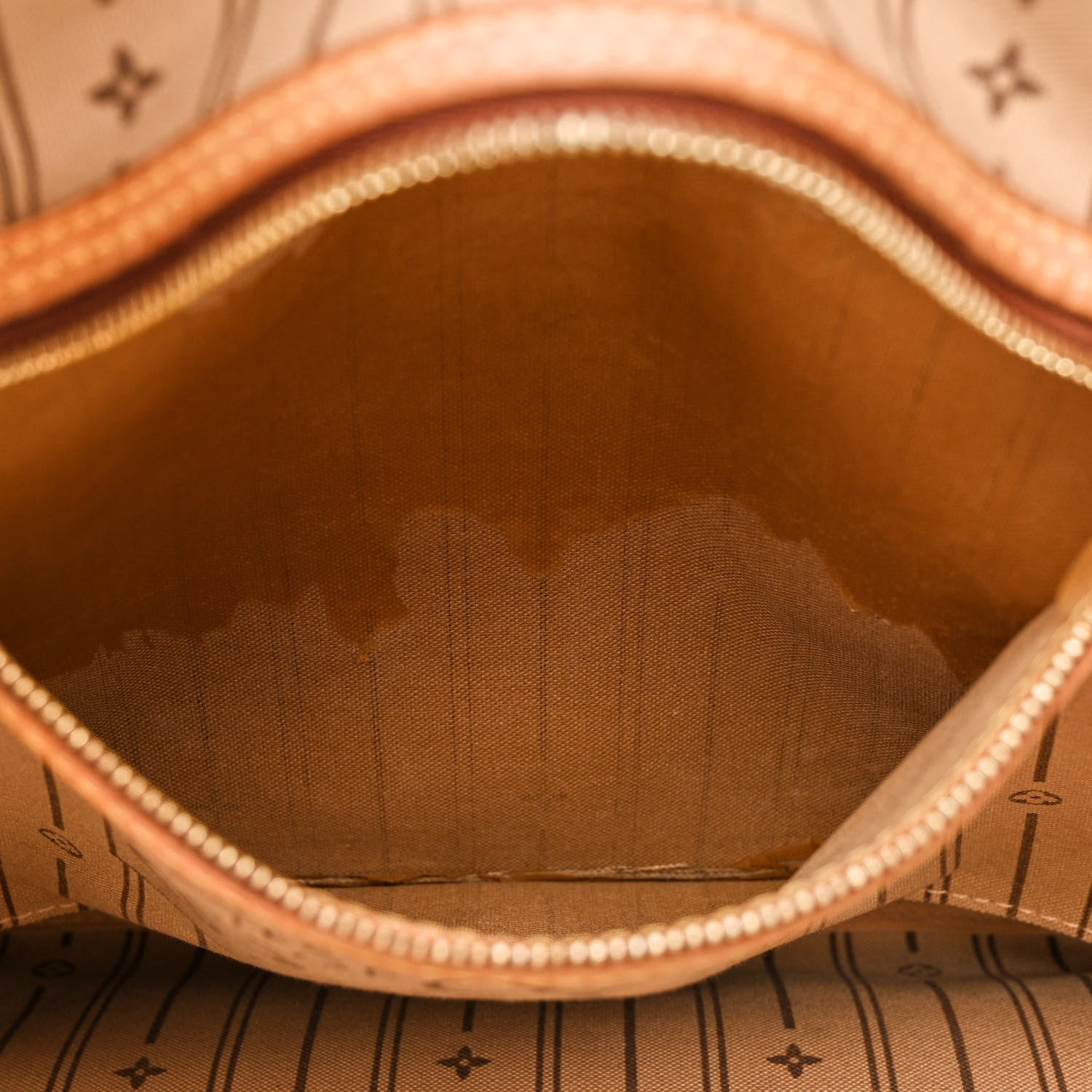 Louis Vuitton Monogram Neverfull MM 9 of 12
