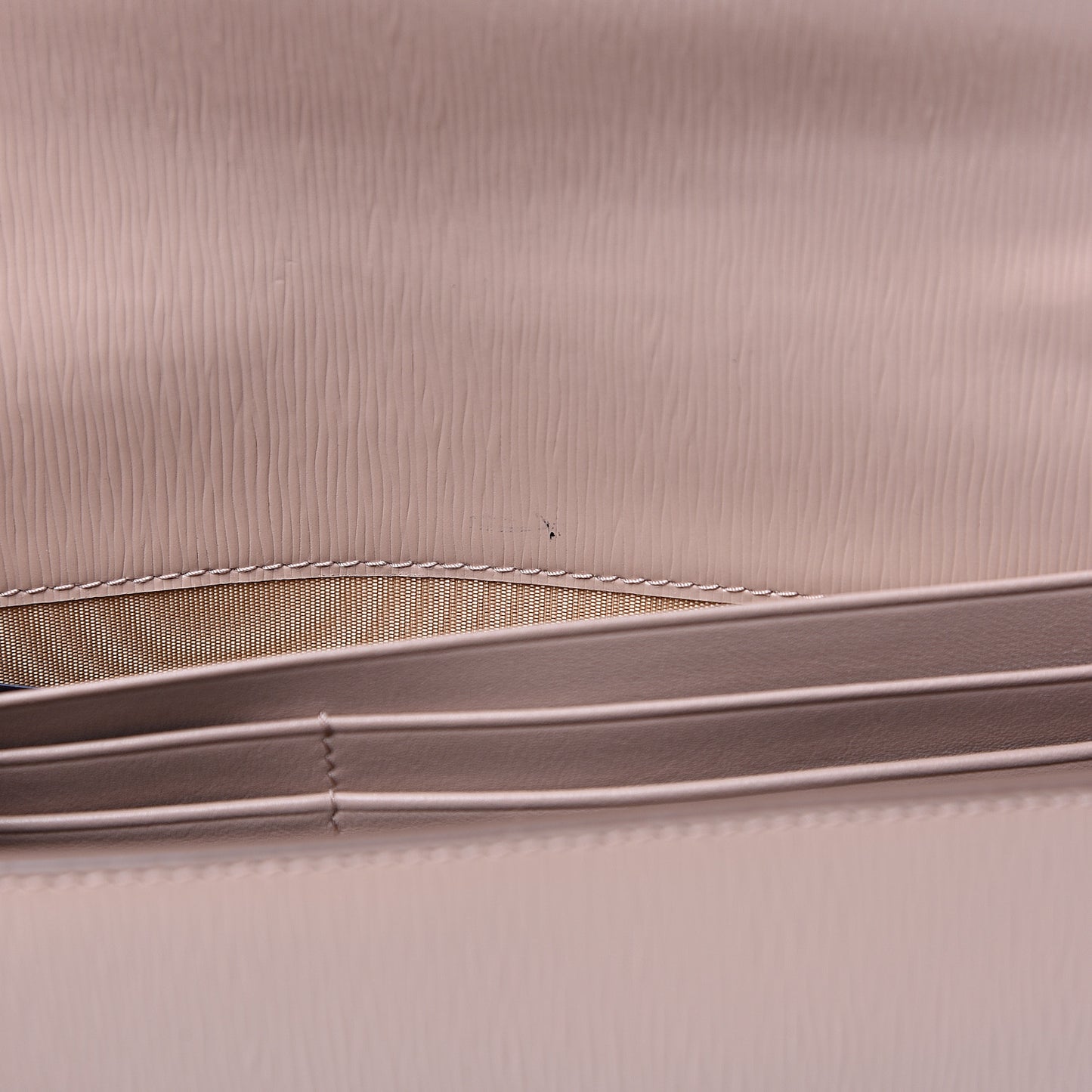 Vitello Move Mini Bag Cipria