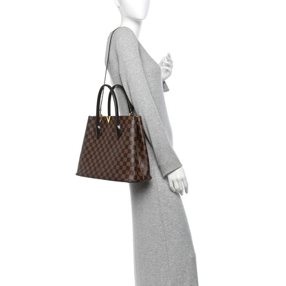Louis Vuitton Damier Ebene Kensington 2 of 15