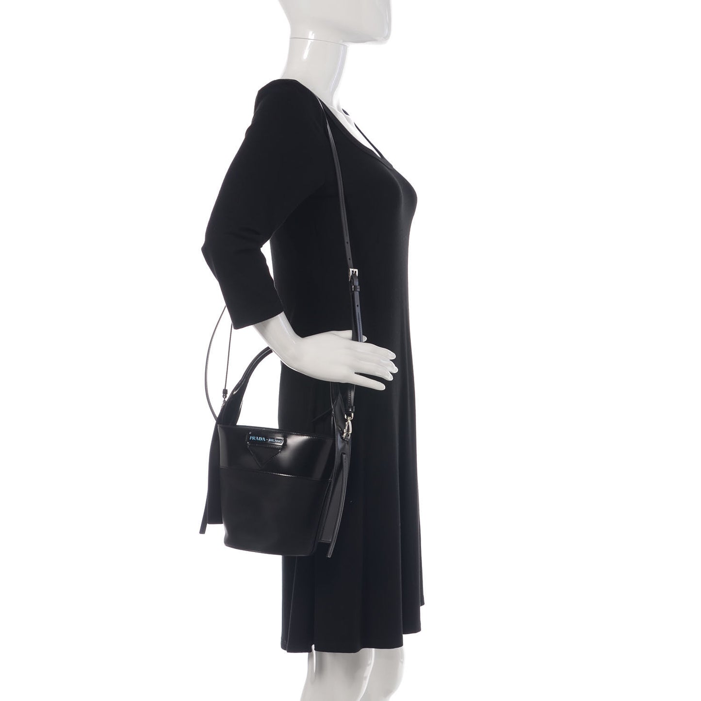 Calfskin Tessuto Nylon Ouverture Bucket Bag Black