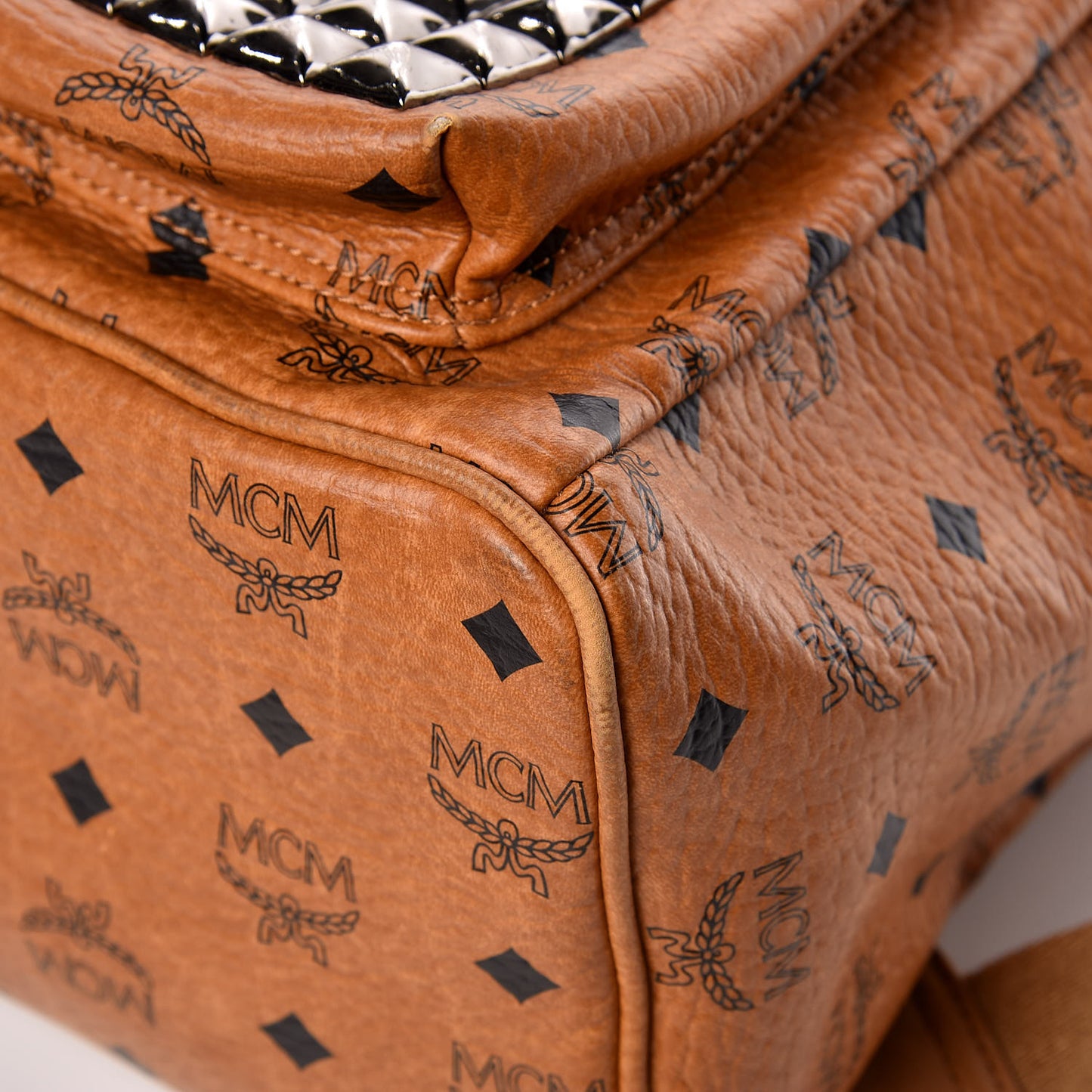 Visetos Studded Medium Stark M Backpack Cognac