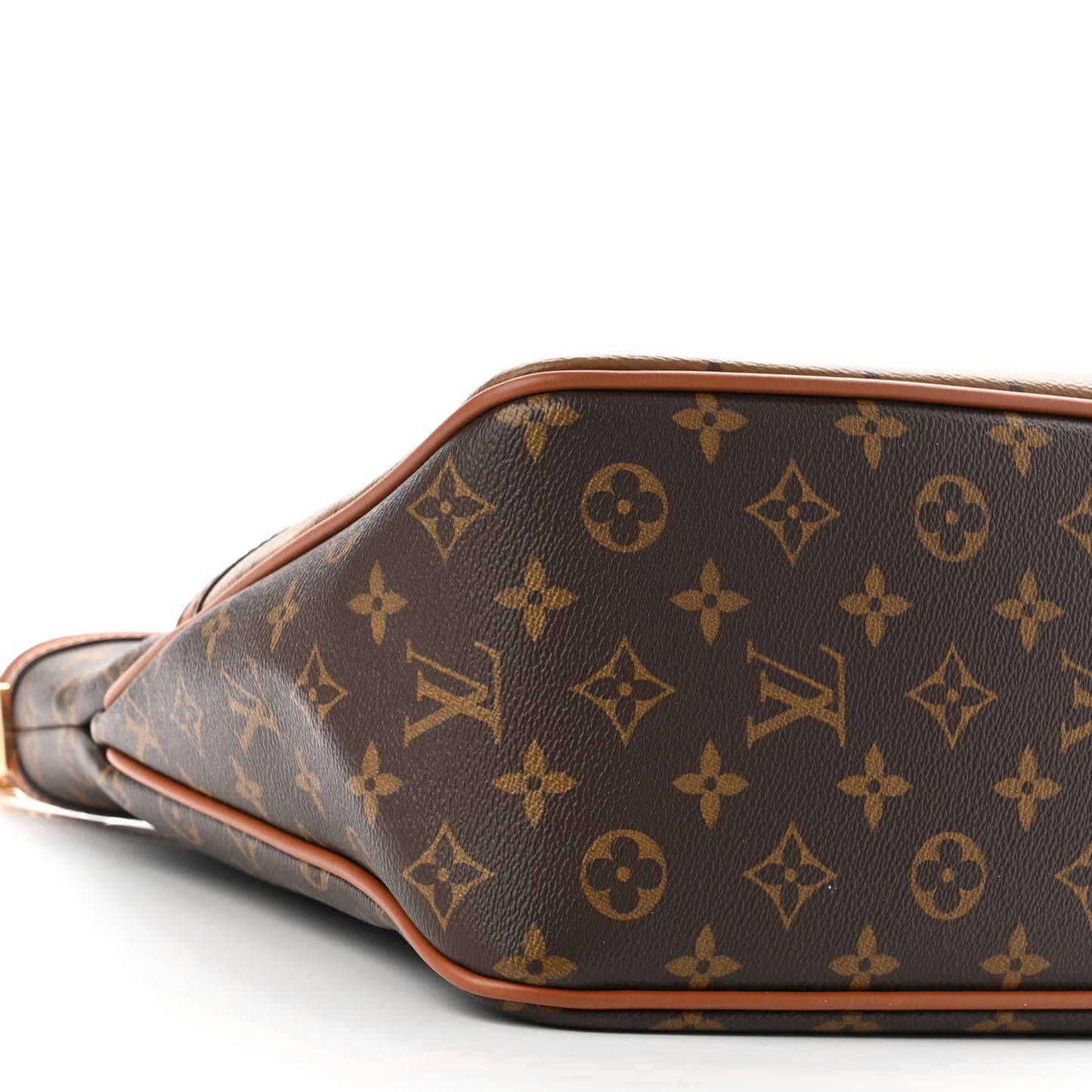 Reverse Monogram Dauphine Hobo MM