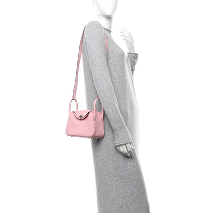 Hermes Taurillon Clemence Verso Mini Lindy 20 Rose Sakura Gris Perle 2 of 11