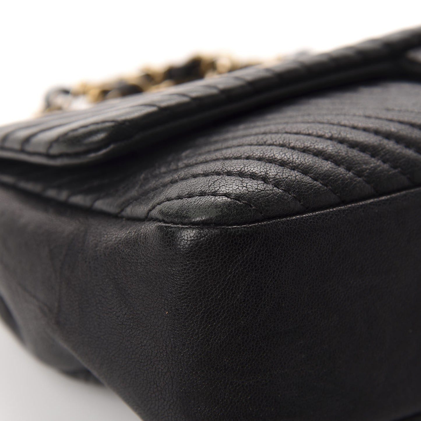Calfskin Chevron Quilted Medium Surpique Flap Black