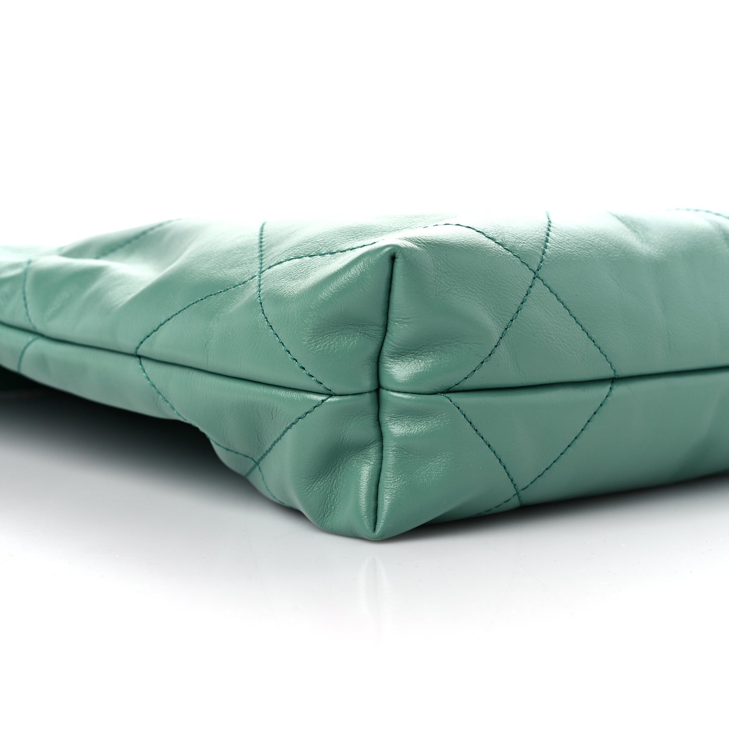 Shiny Calfskin Quilted Small Chanel 22 Green