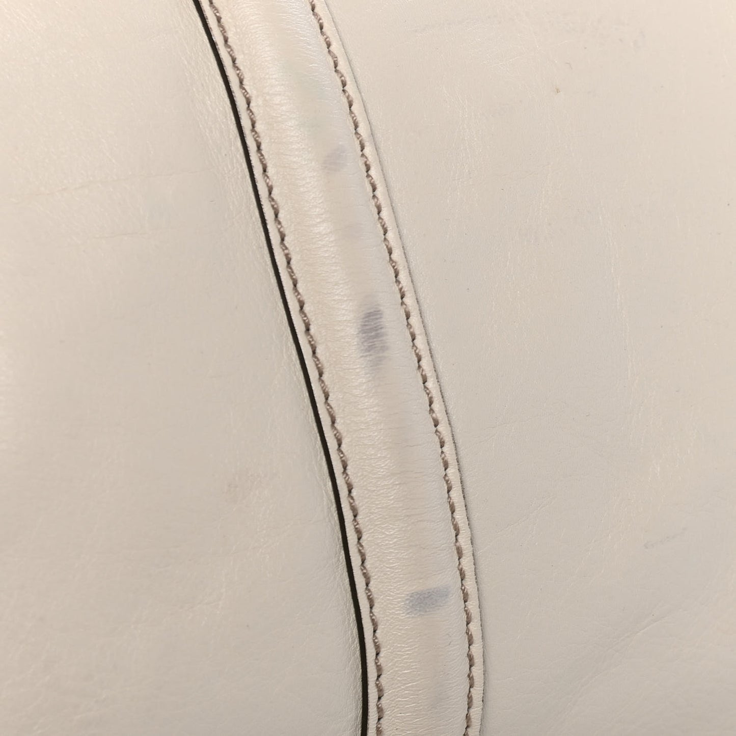 Calfskin Medium Britt Boston Ivory