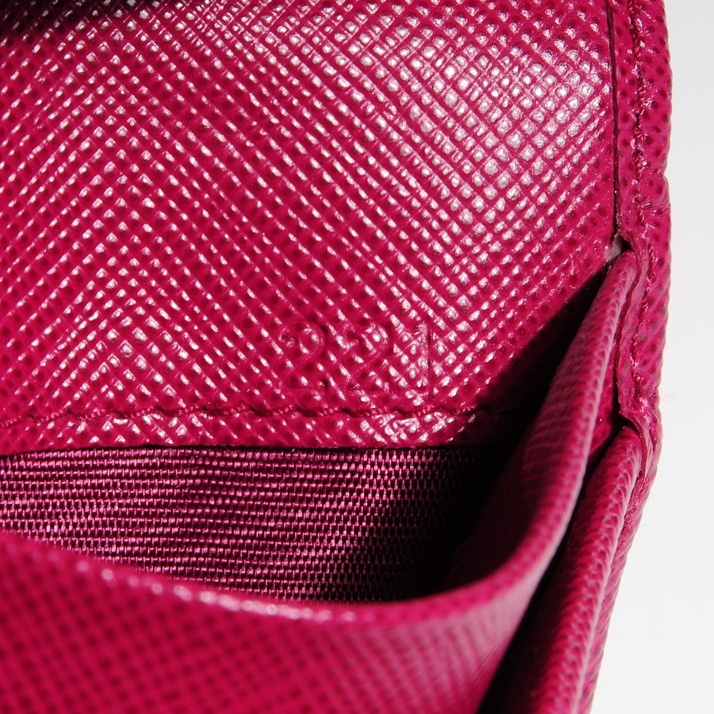 Saffiano Metal Compact Wallet Ibisco