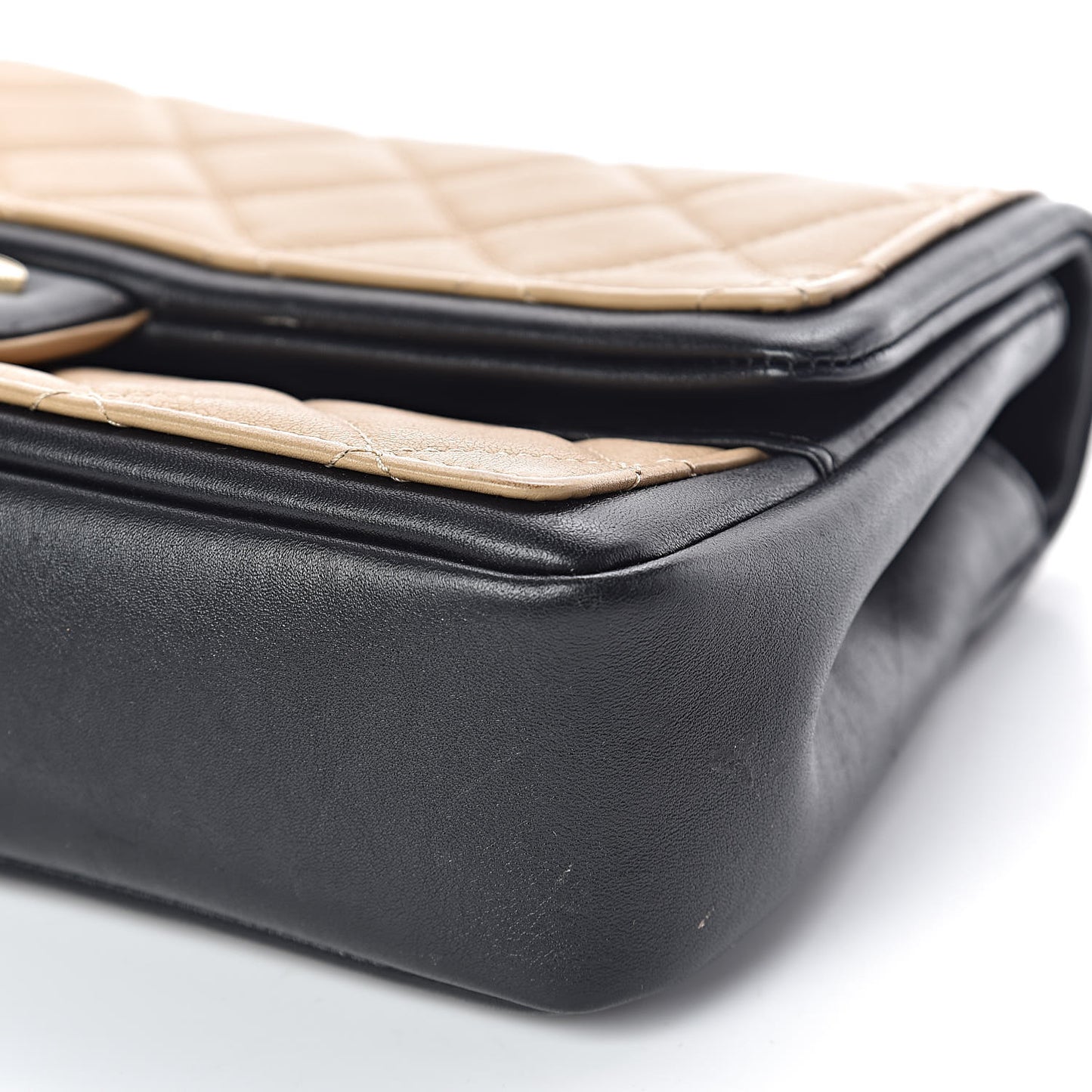 Calfskin Quilted Medium Graphic Flap Beige Black