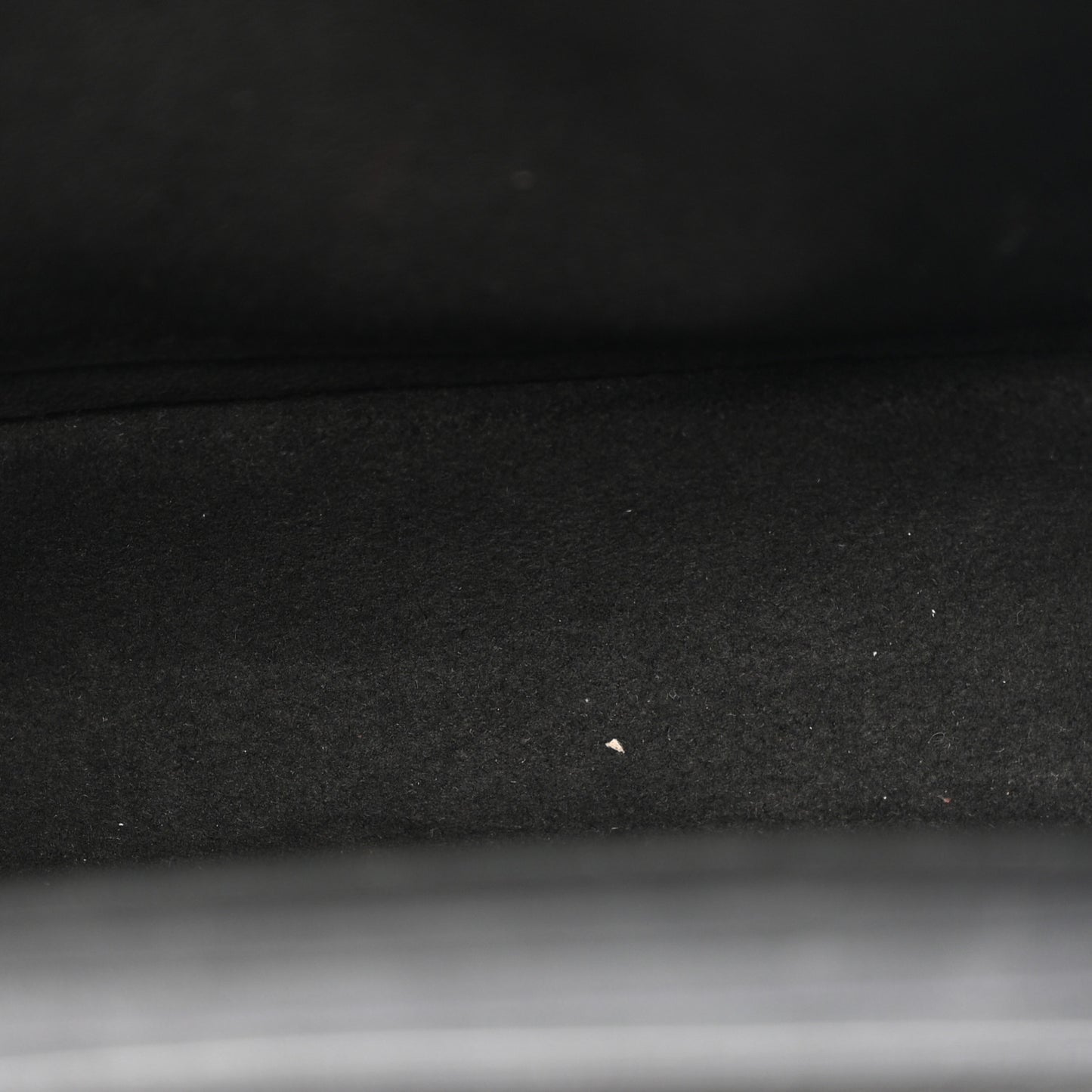 Reverse Monogram Dauphine Chain Wallet