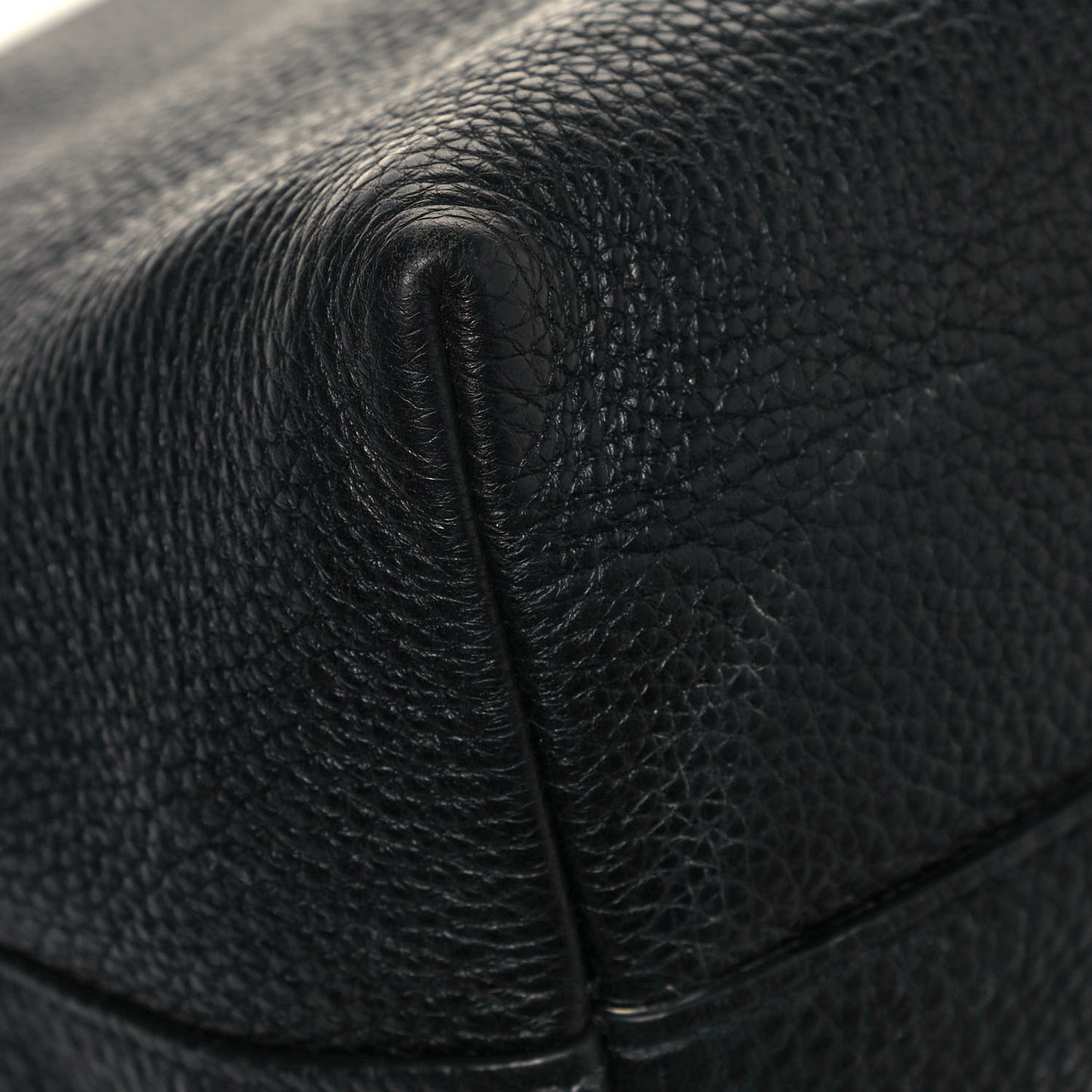 Vitello Daino Boxy Tote Black