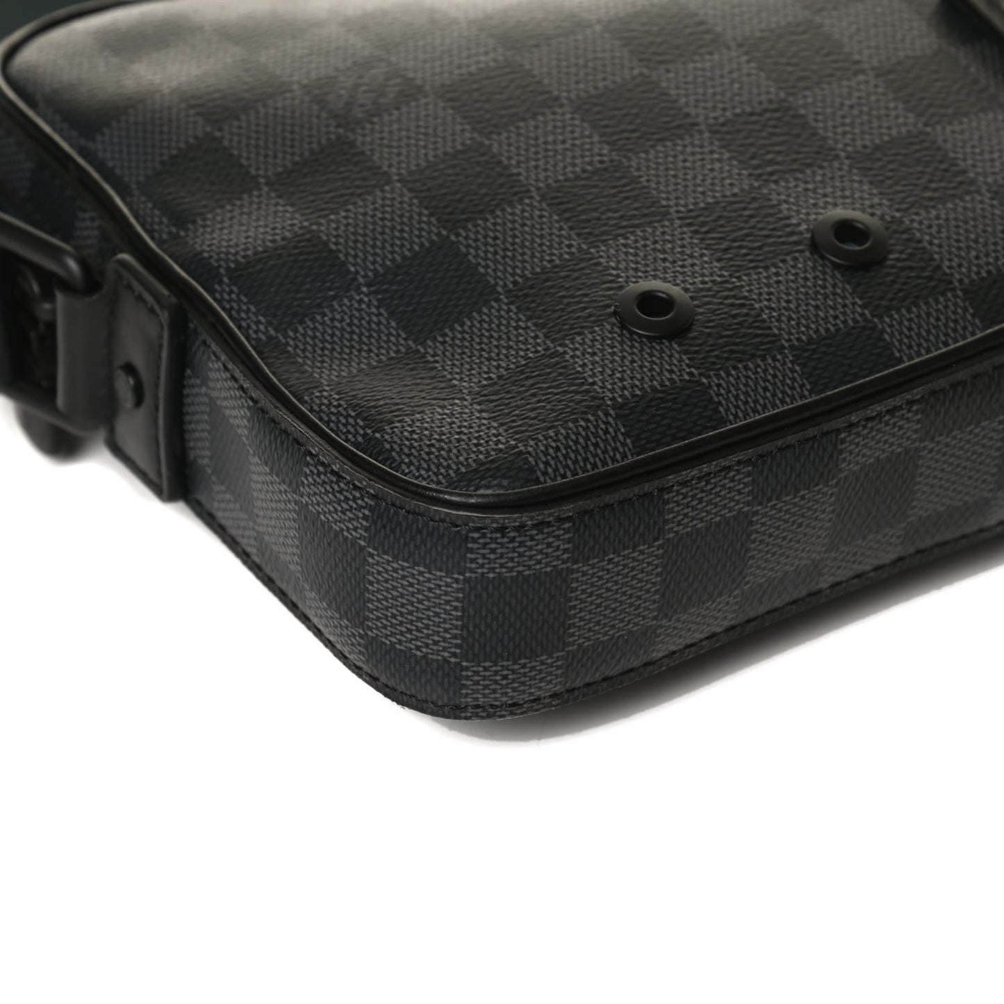 Damier Graphite Alpha Messenger Bag