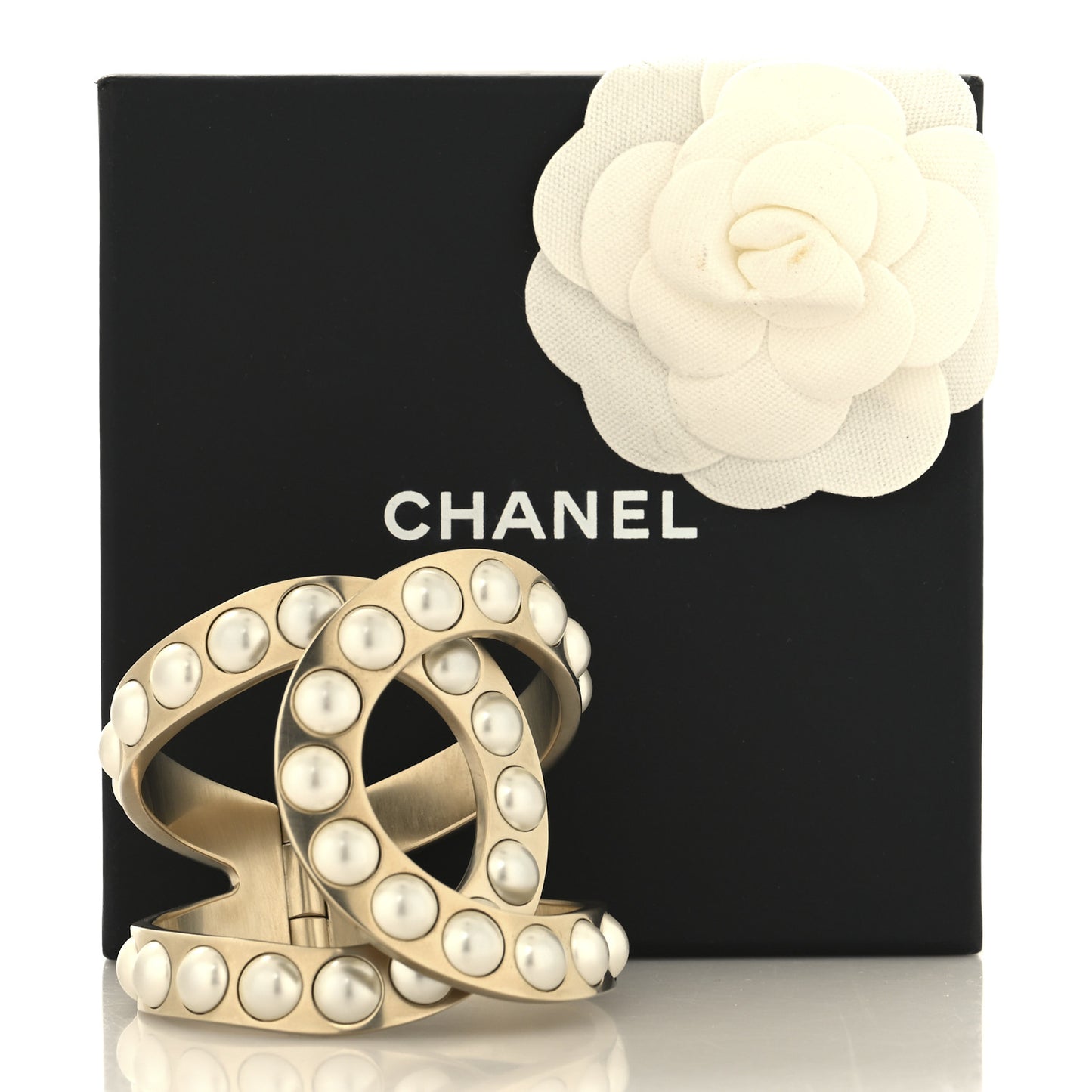 Metal Pearl CC Cuff Bracelet S Matte Gold
