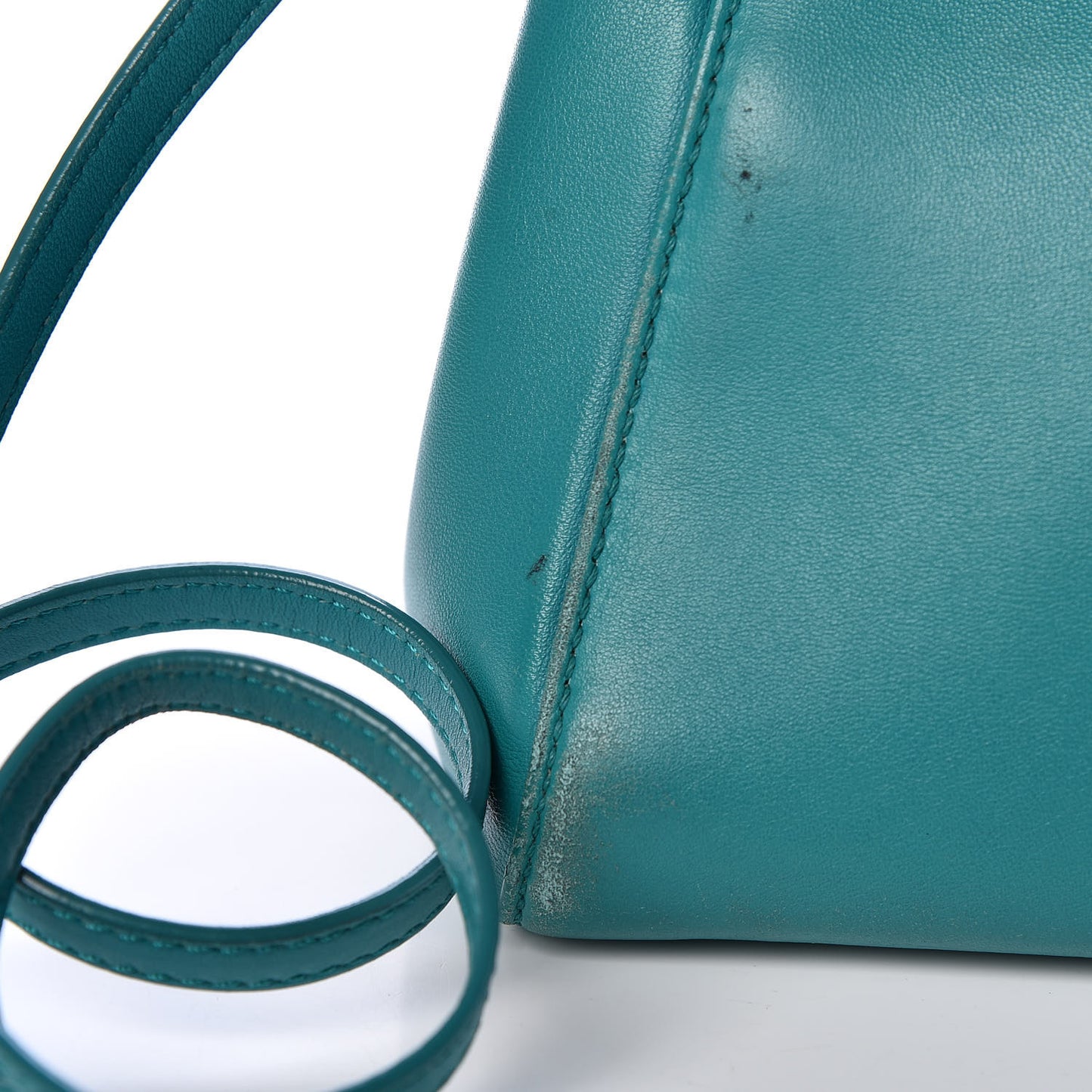 Nappa Mini Peekaboo Iconic Satchel Lago