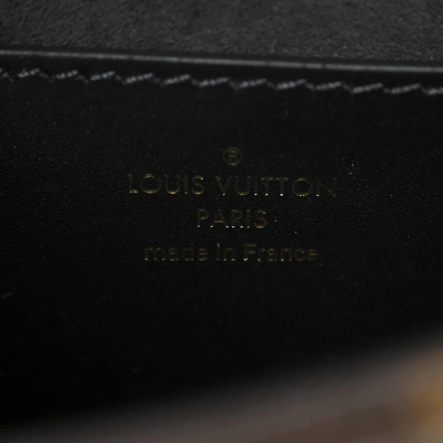Louis Vuitton Reverse Monogram Tilsitt 6 of 10