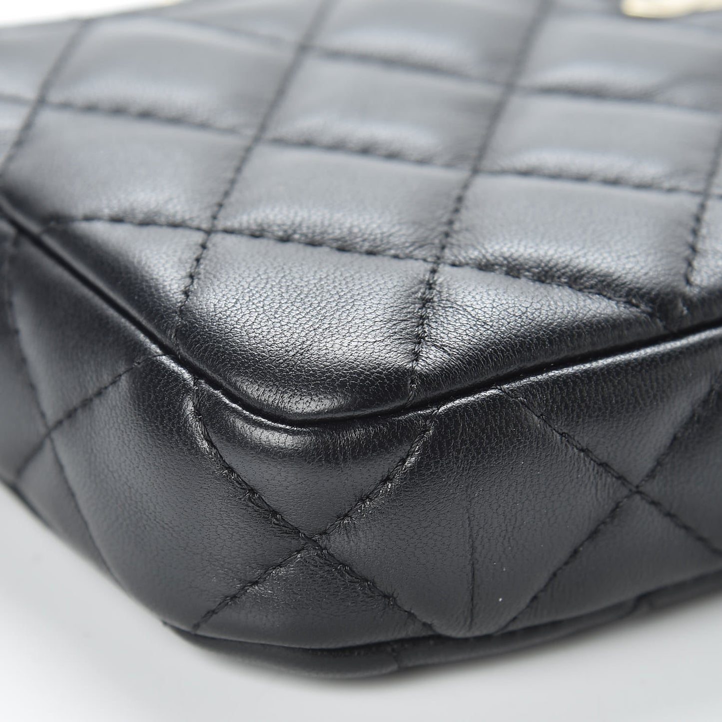 Lambskin Quilted Small Clutch With Chain Black