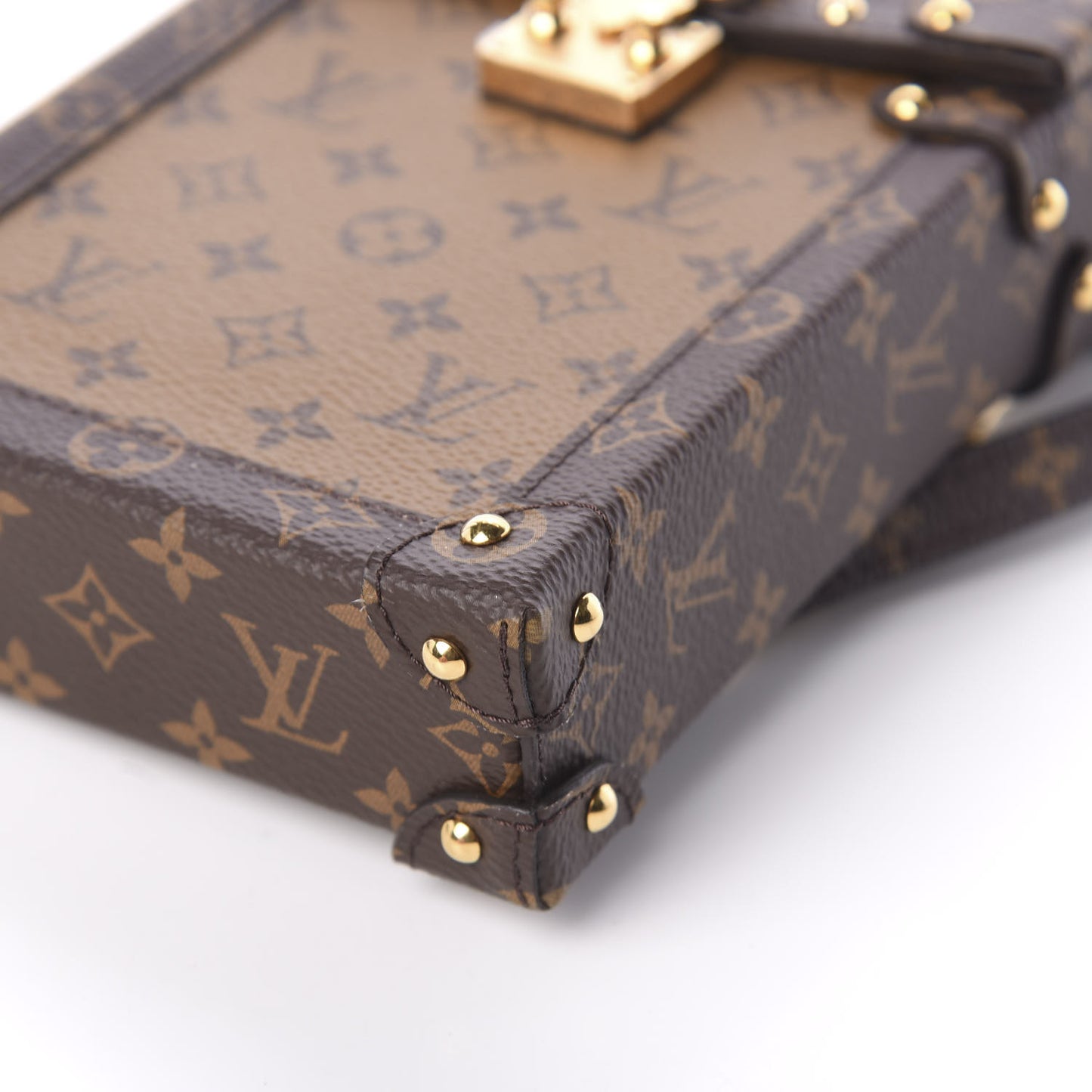 Reverse Monogram Pochette Trunk Verticale
