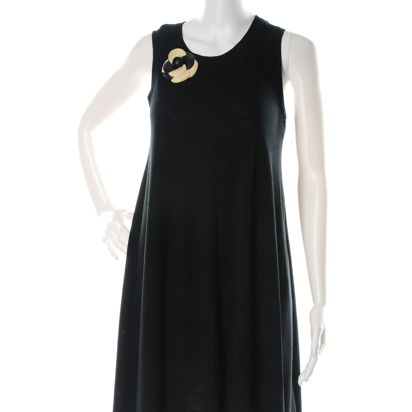 Lambskin Camellia Brooch Black Beige