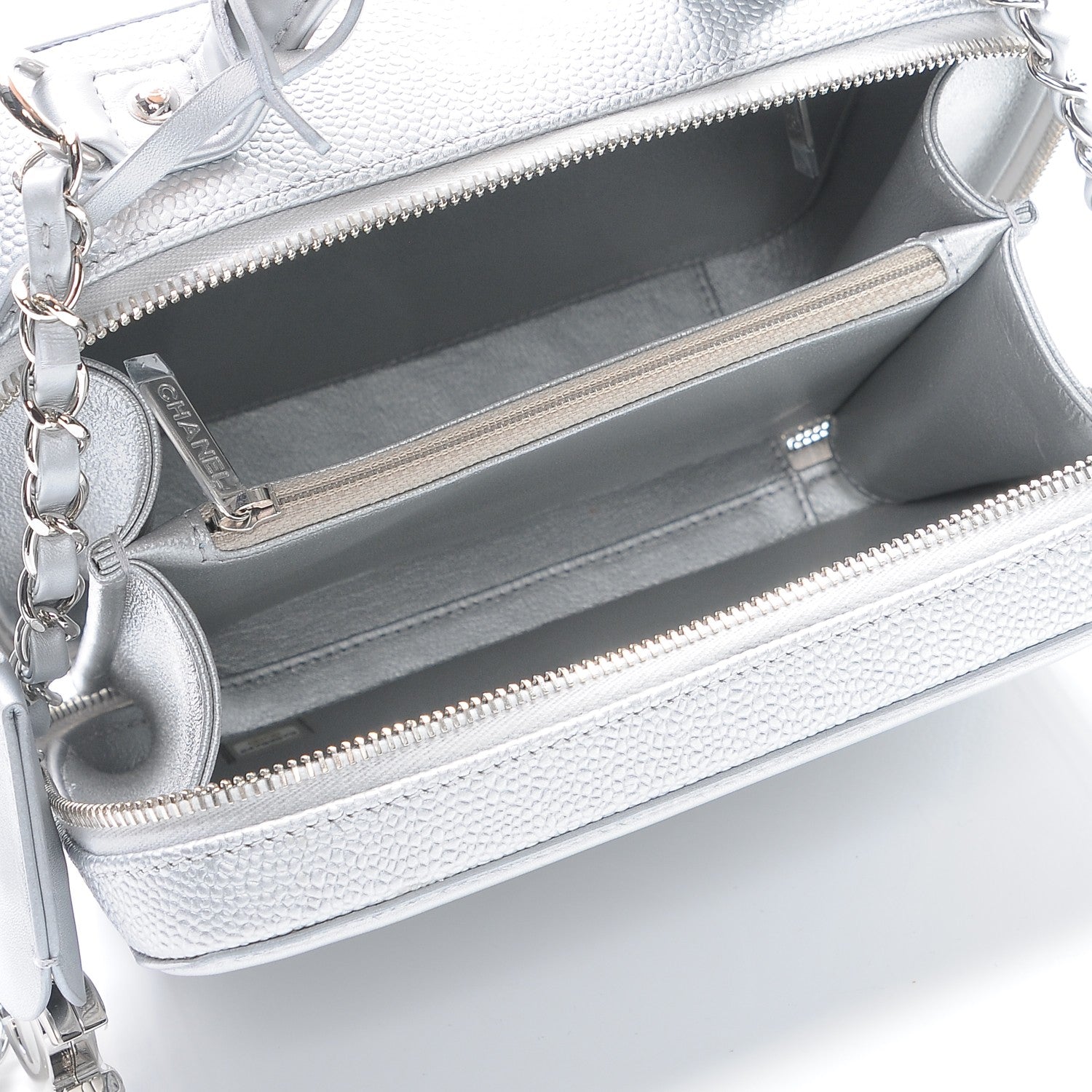 Chanel Metallic Caviar Quilted Medium CC Filigree Vanity Case Silver 5 of 9