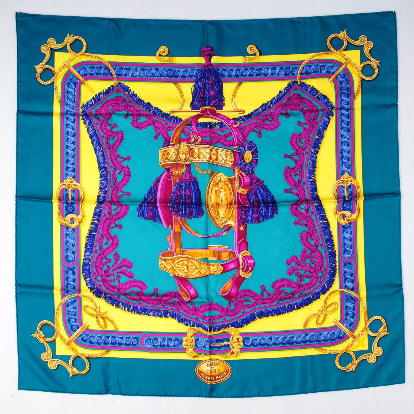 Silk Bride De Cour Scarf 90 Canard Jaune Vif Fuchsia