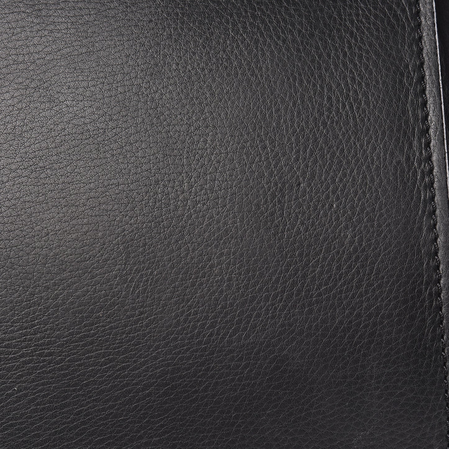 Smooth Calfskin Medium Phantom Luggage Black