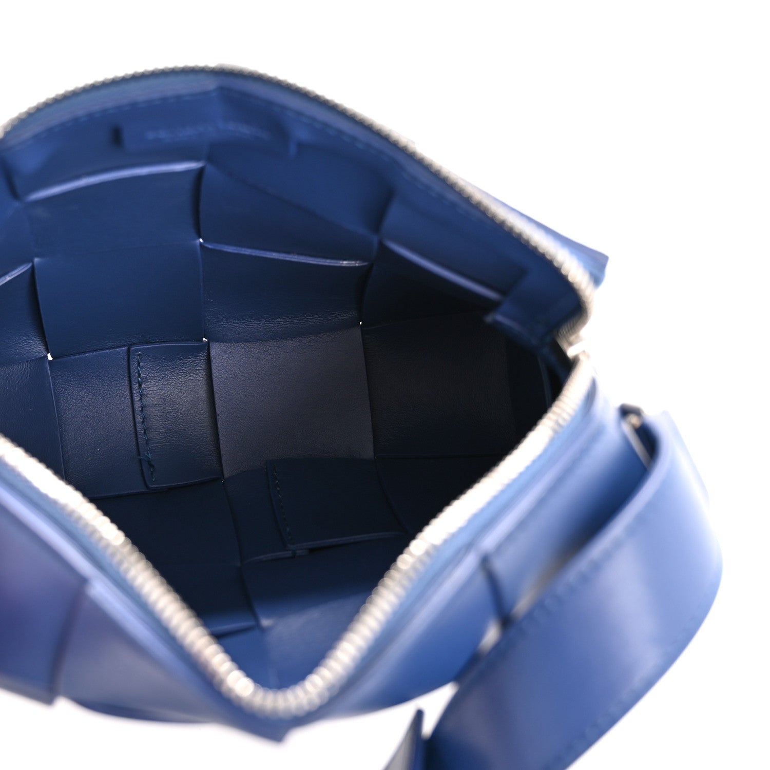 Bottega Veneta Lambskin Maxi Intrecciato Cassette Camera Bag Cruise 5 of 14