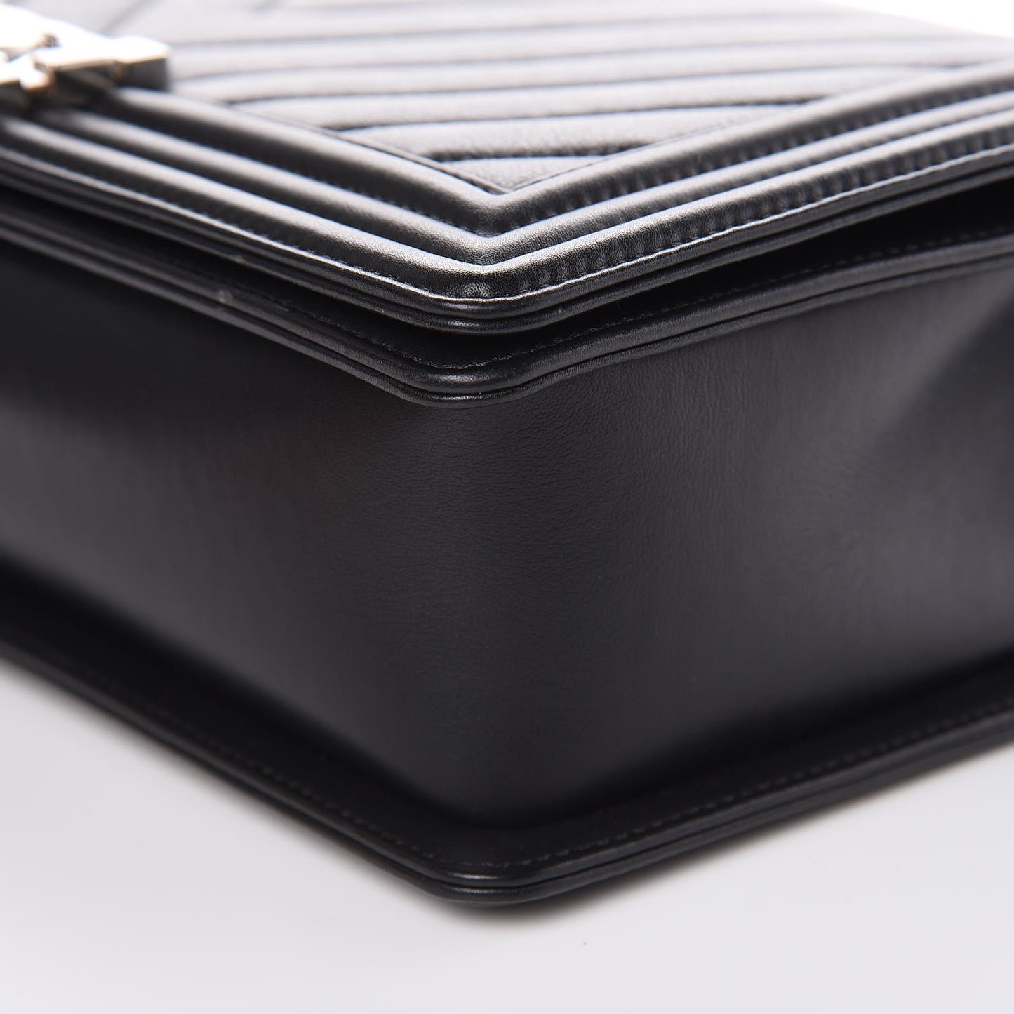 Calfskin Chevron New Medium Boy Flap Black